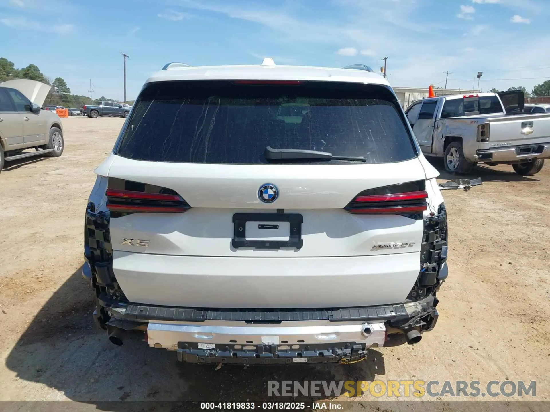 6 Photograph of a damaged car 5UX43EU05R9T41661 BMW X5 PHEV 2024