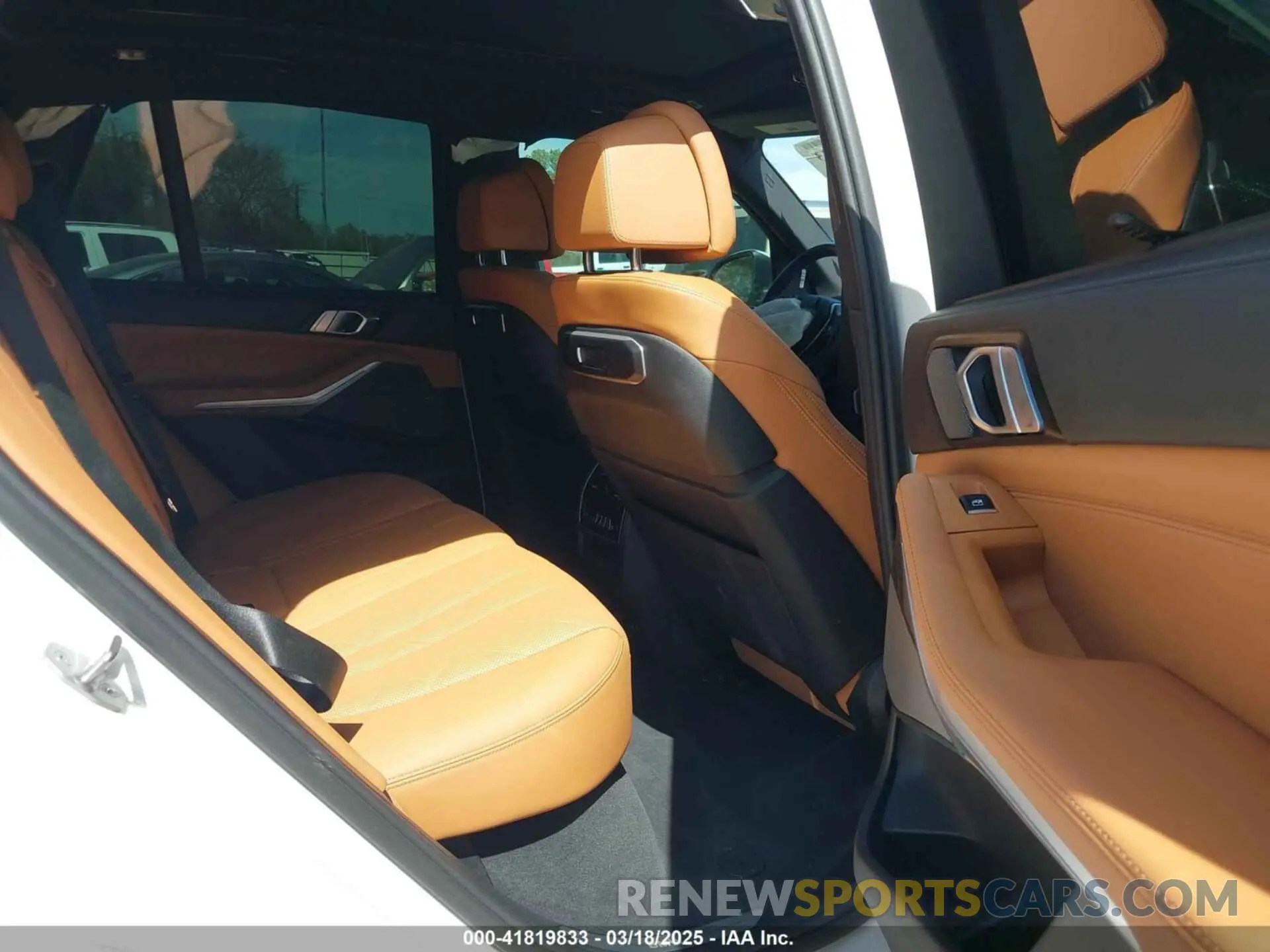 8 Photograph of a damaged car 5UX43EU05R9T41661 BMW X5 PHEV 2024