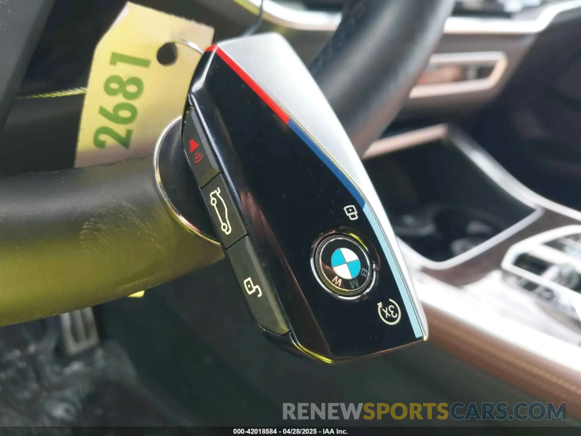 11 Photograph of a damaged car 5UX43EU06R9T74152 BMW X5 PHEV 2024