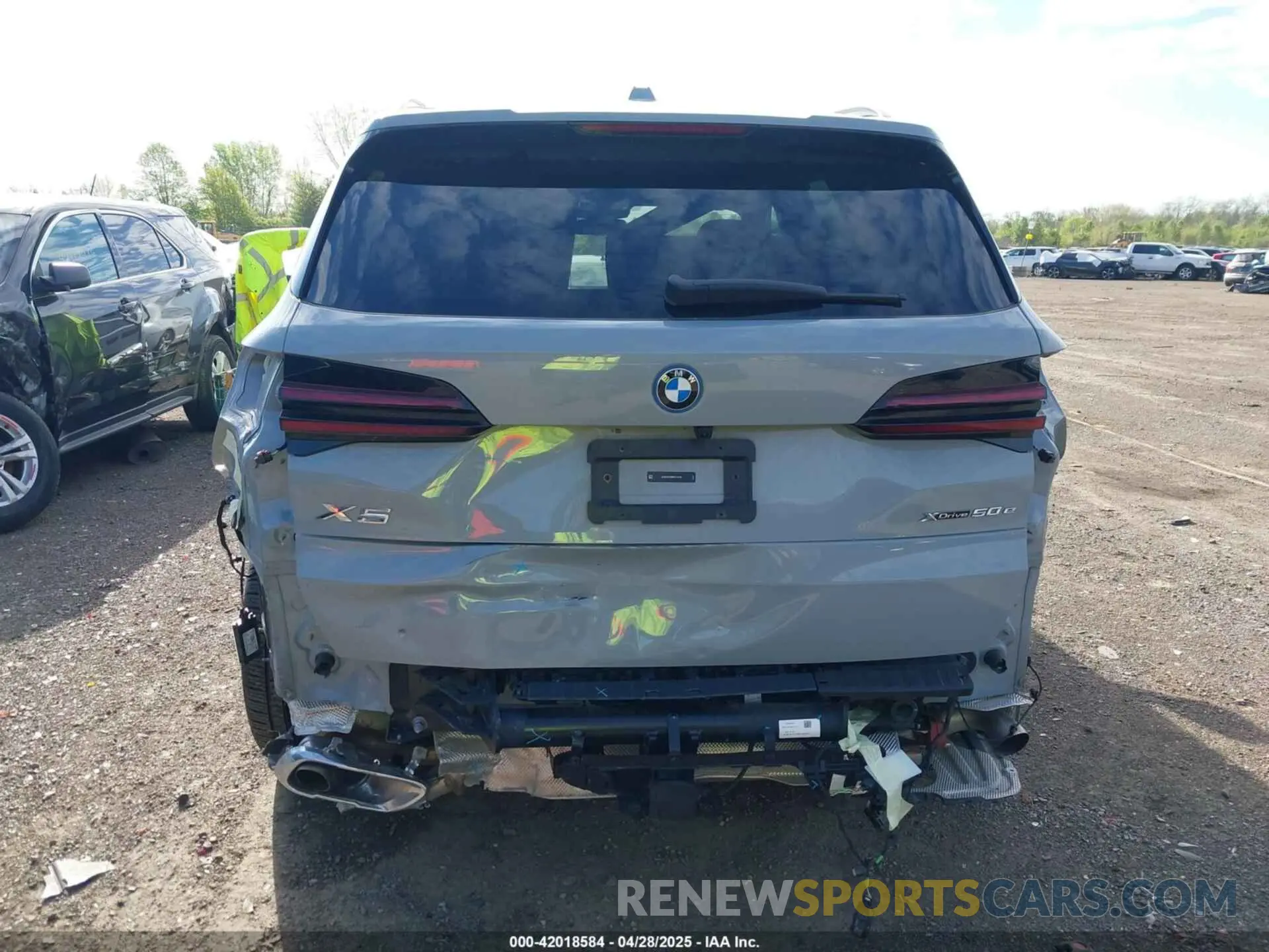 17 Photograph of a damaged car 5UX43EU06R9T74152 BMW X5 PHEV 2024