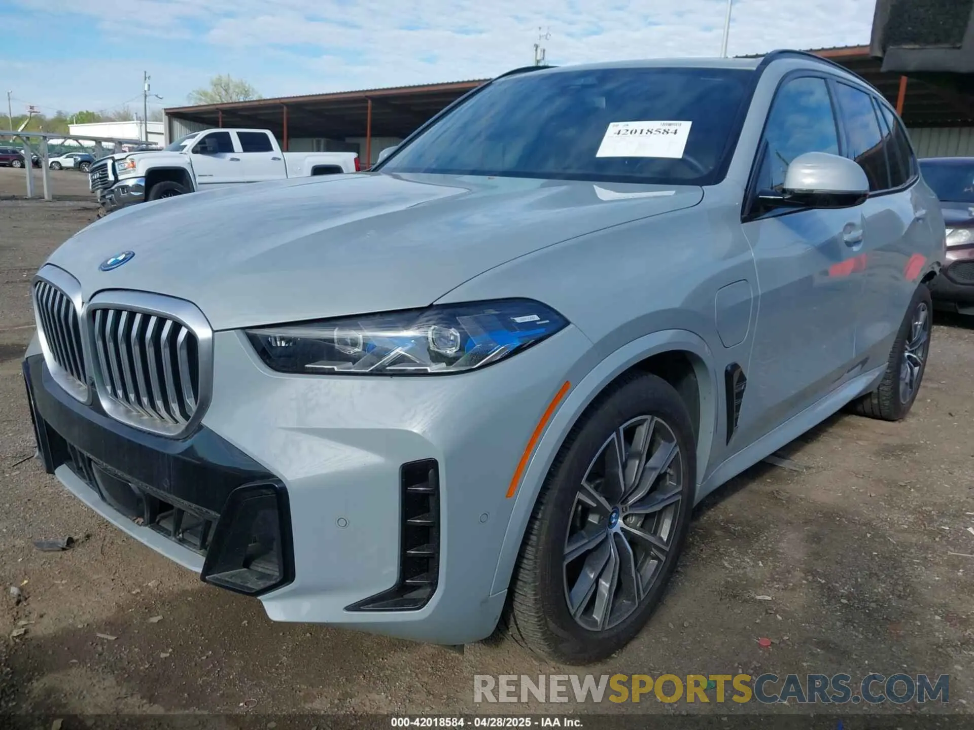 2 Photograph of a damaged car 5UX43EU06R9T74152 BMW X5 PHEV 2024