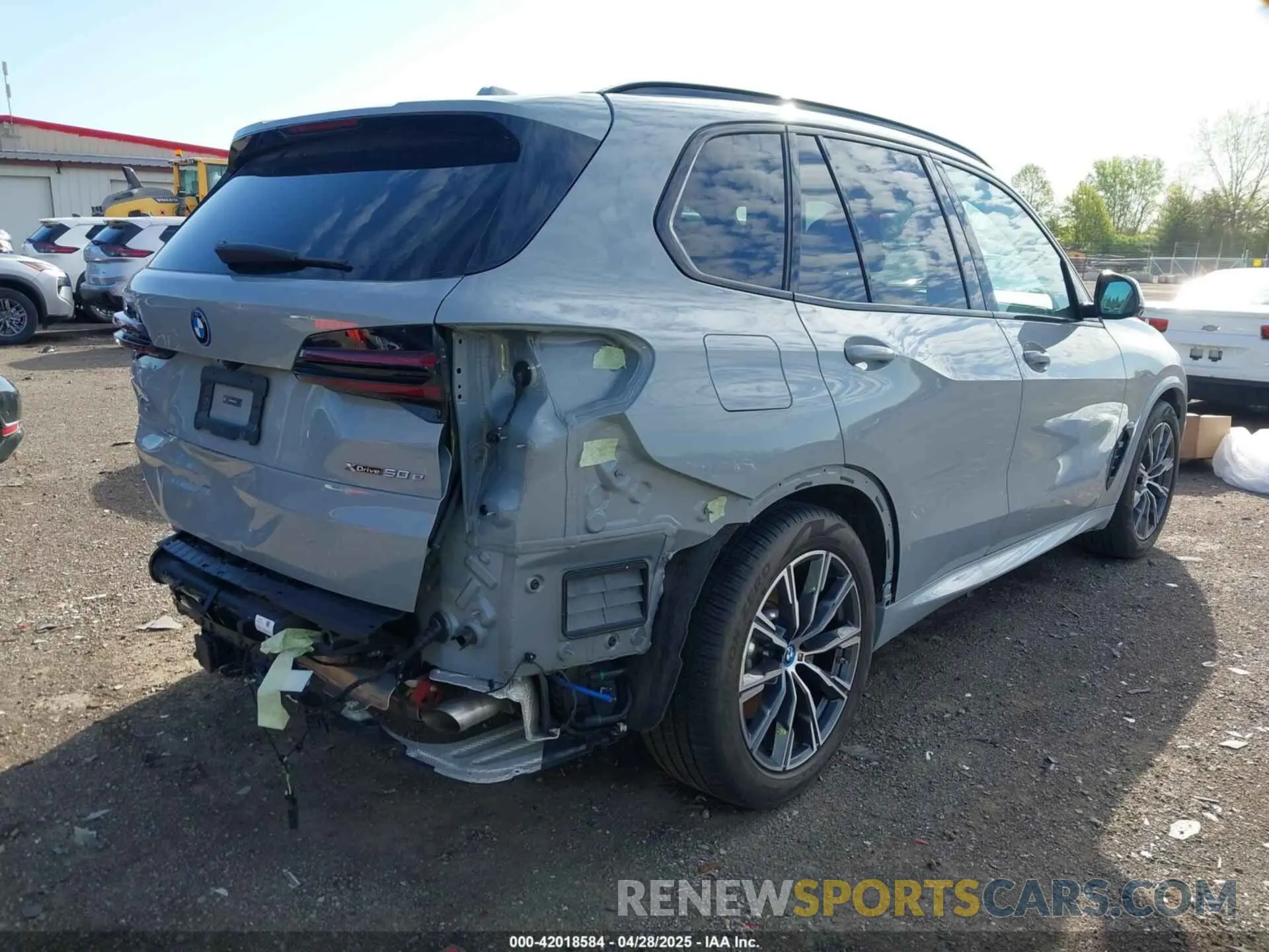 4 Photograph of a damaged car 5UX43EU06R9T74152 BMW X5 PHEV 2024