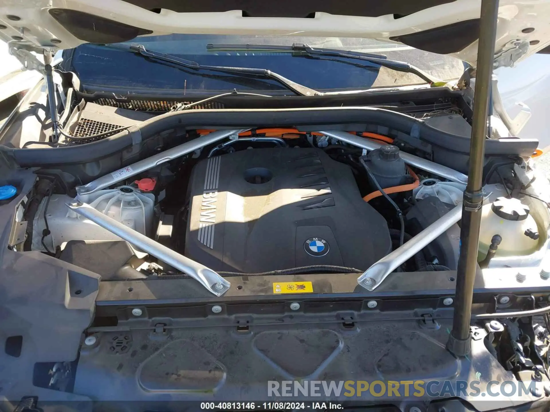 10 Photograph of a damaged car 5UX43EU08R9T33098 BMW X5 PHEV 2024