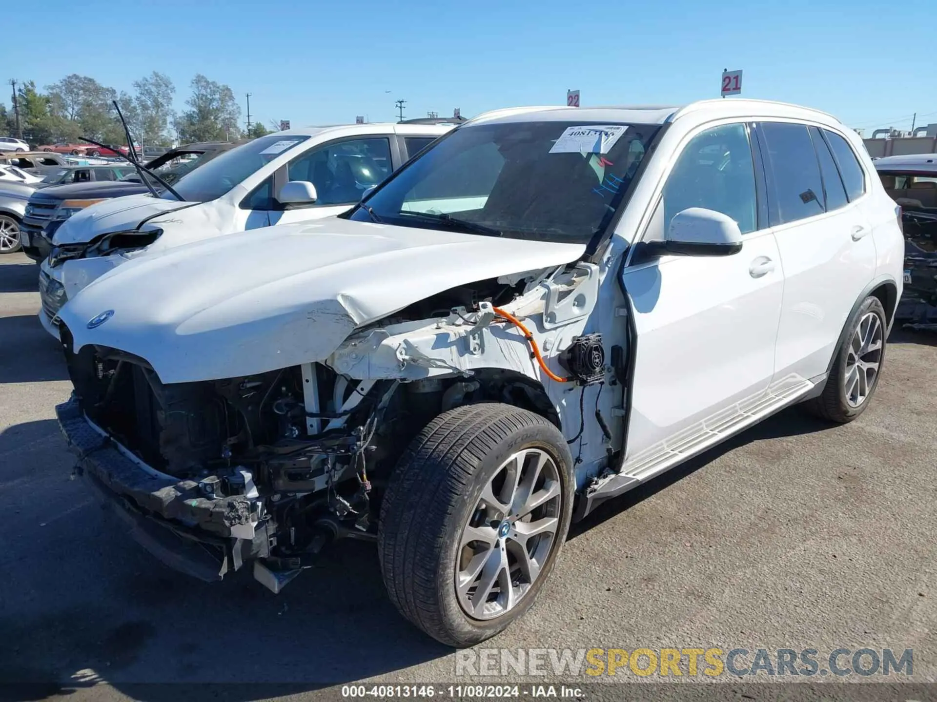 2 Photograph of a damaged car 5UX43EU08R9T33098 BMW X5 PHEV 2024