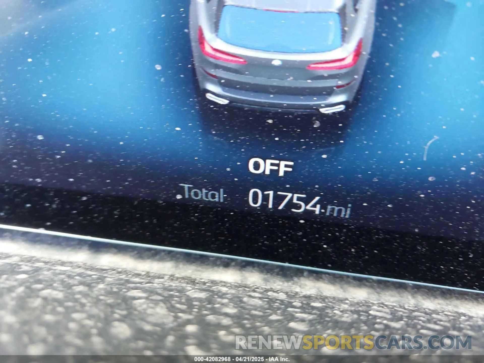 15 Photograph of a damaged car 5UX43EU01S9Z21088 BMW X5 PHEV 2025