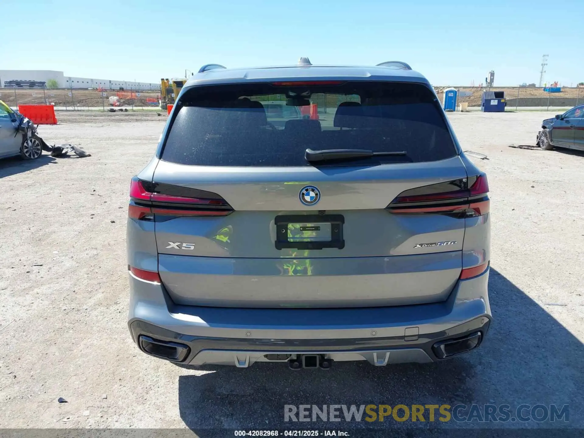 16 Photograph of a damaged car 5UX43EU01S9Z21088 BMW X5 PHEV 2025