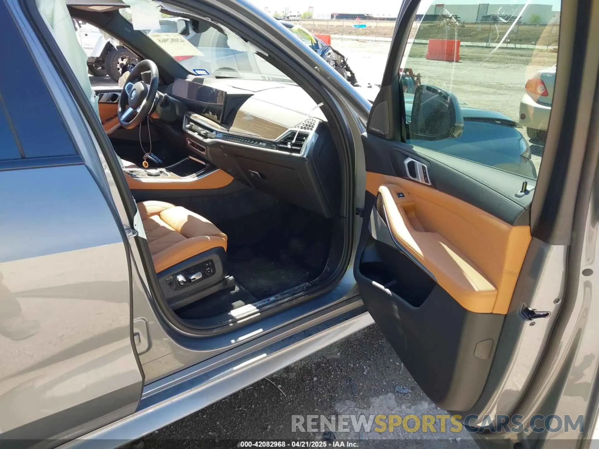 5 Photograph of a damaged car 5UX43EU01S9Z21088 BMW X5 PHEV 2025