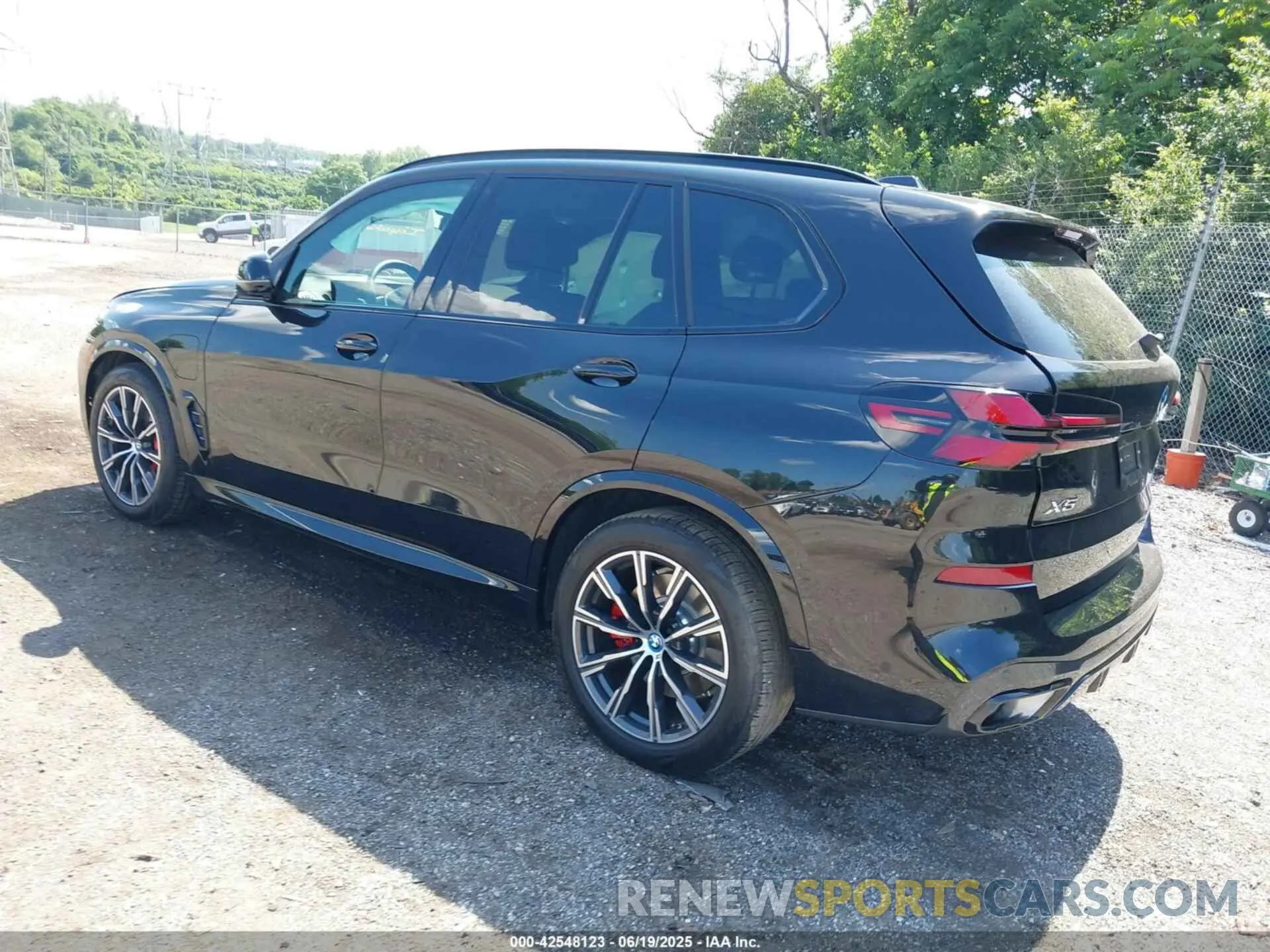 3 Photograph of a damaged car 5UX43EU01S9Z84532 BMW X5 PHEV 2025