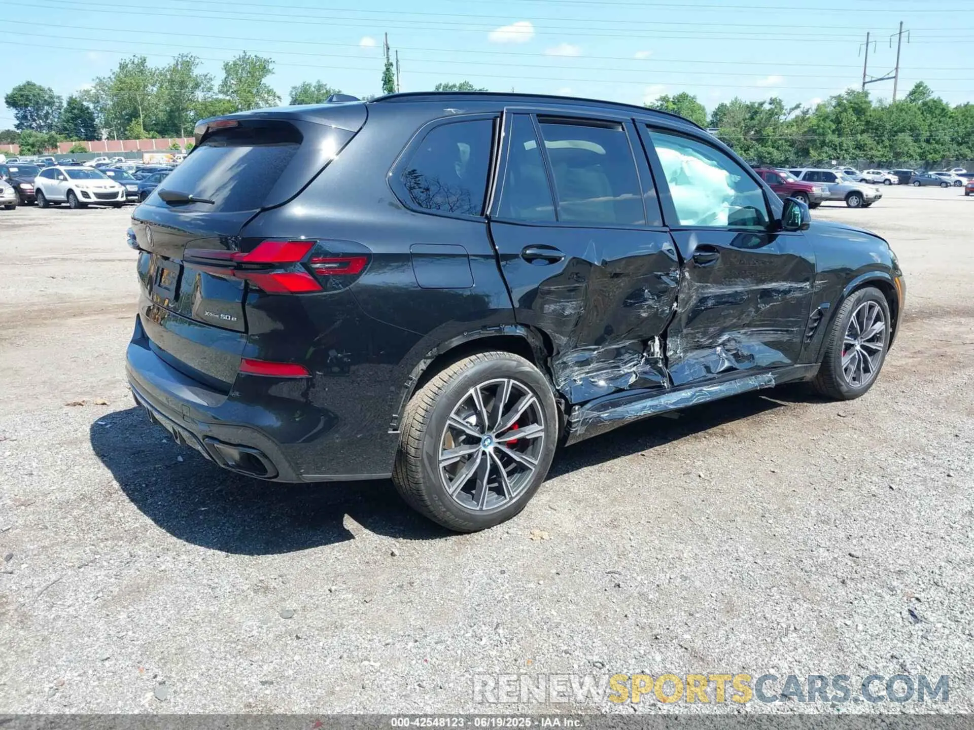 4 Photograph of a damaged car 5UX43EU01S9Z84532 BMW X5 PHEV 2025