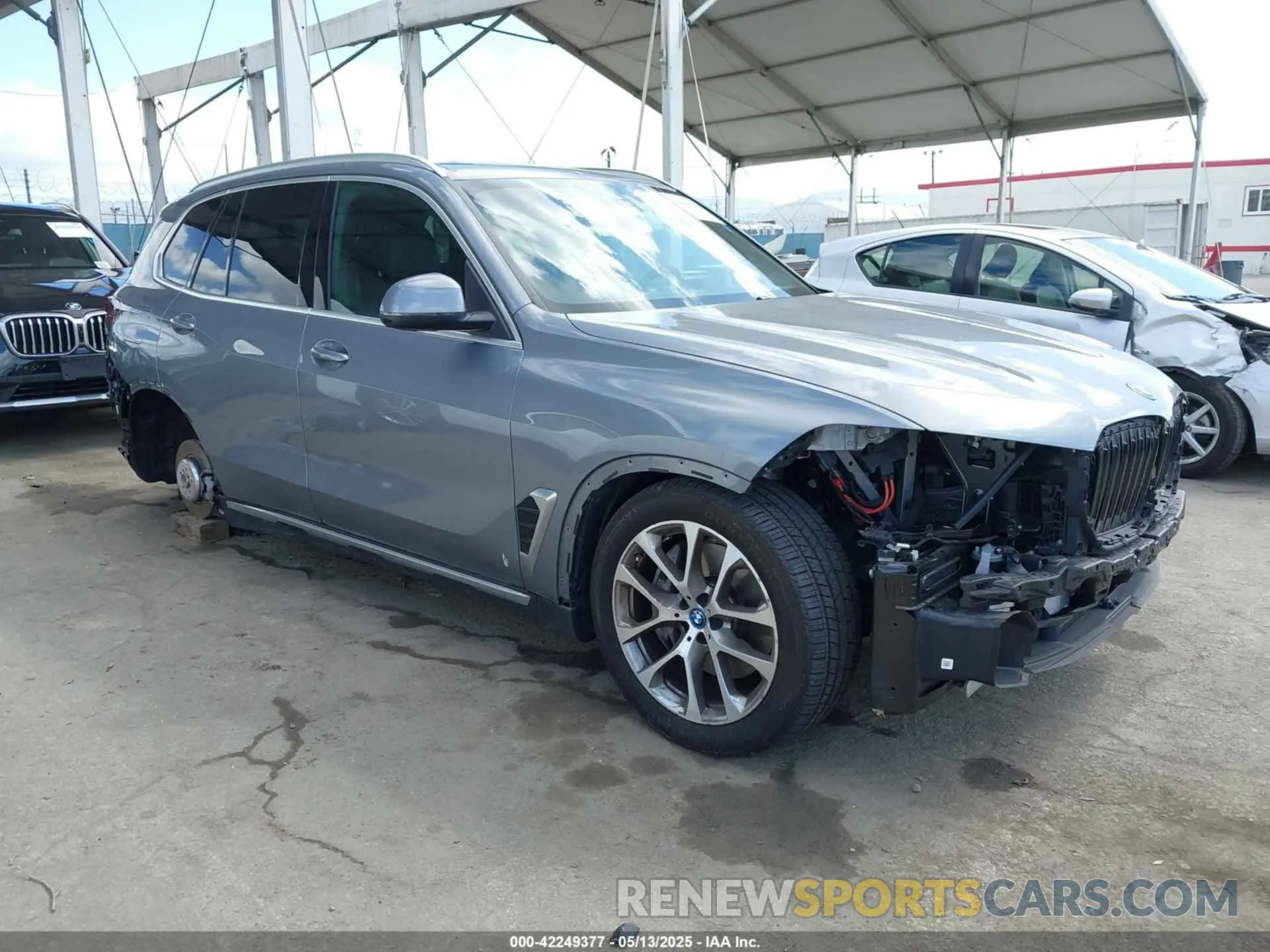 1 Photograph of a damaged car 5UX43EU05S9X93776 BMW X5 PHEV 2025