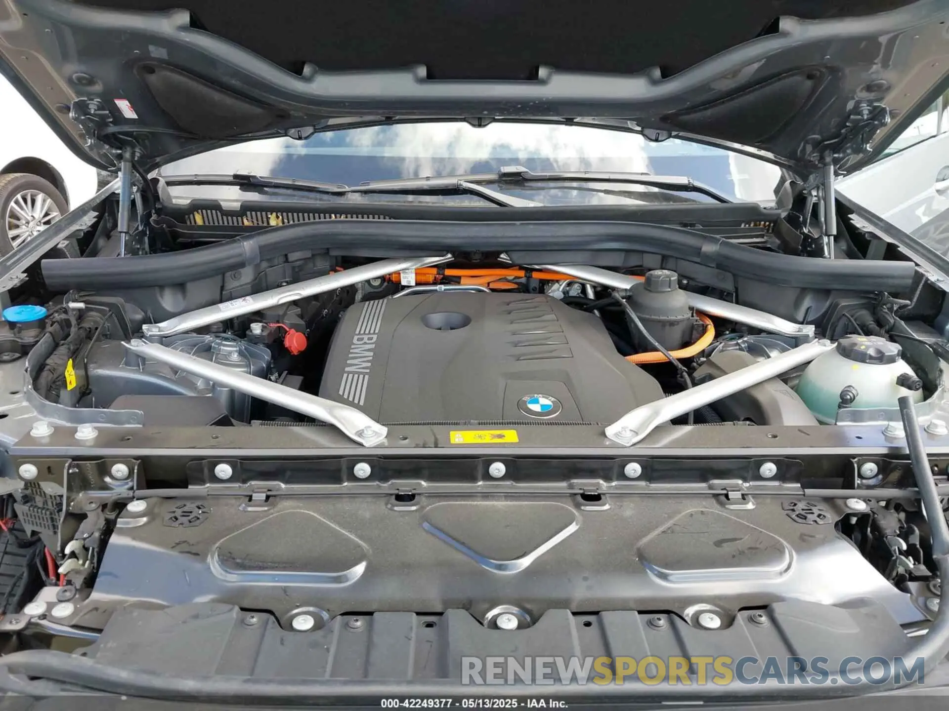 10 Photograph of a damaged car 5UX43EU05S9X93776 BMW X5 PHEV 2025
