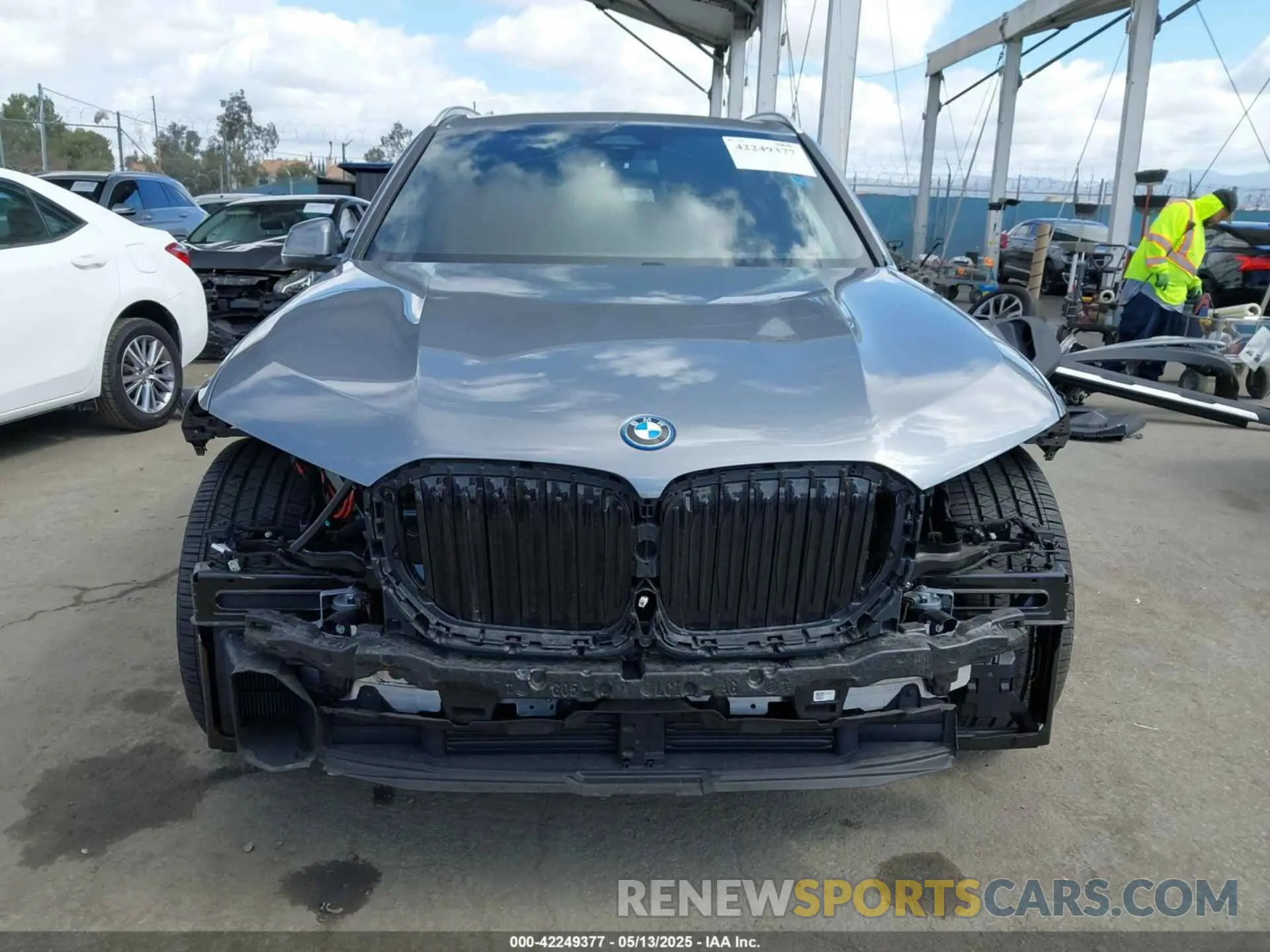 13 Photograph of a damaged car 5UX43EU05S9X93776 BMW X5 PHEV 2025