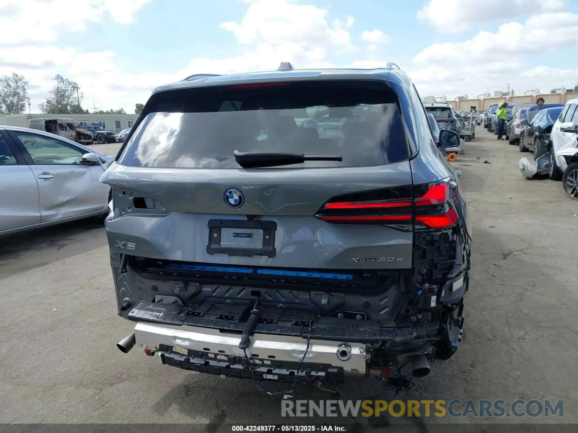 17 Photograph of a damaged car 5UX43EU05S9X93776 BMW X5 PHEV 2025