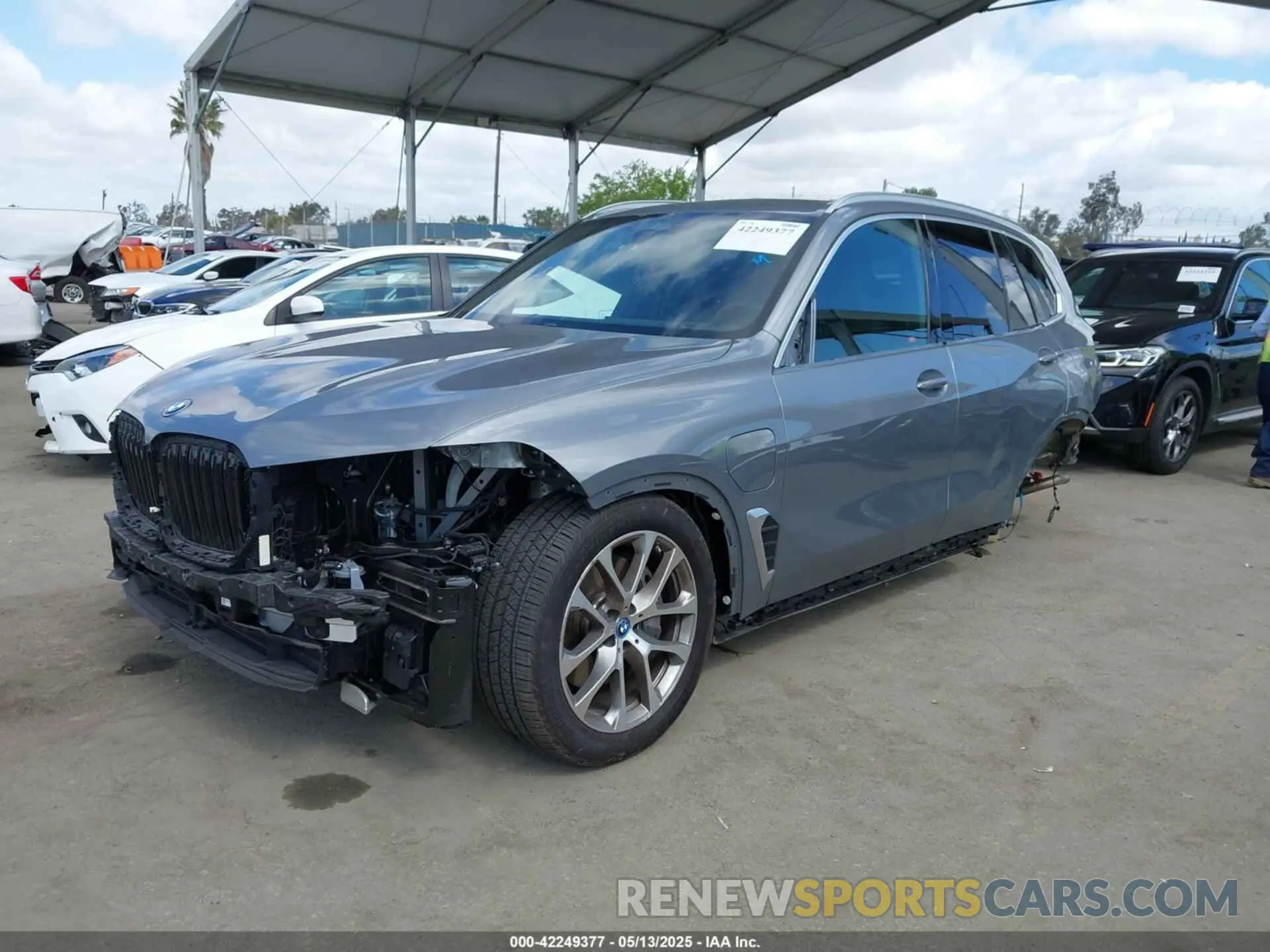 2 Photograph of a damaged car 5UX43EU05S9X93776 BMW X5 PHEV 2025
