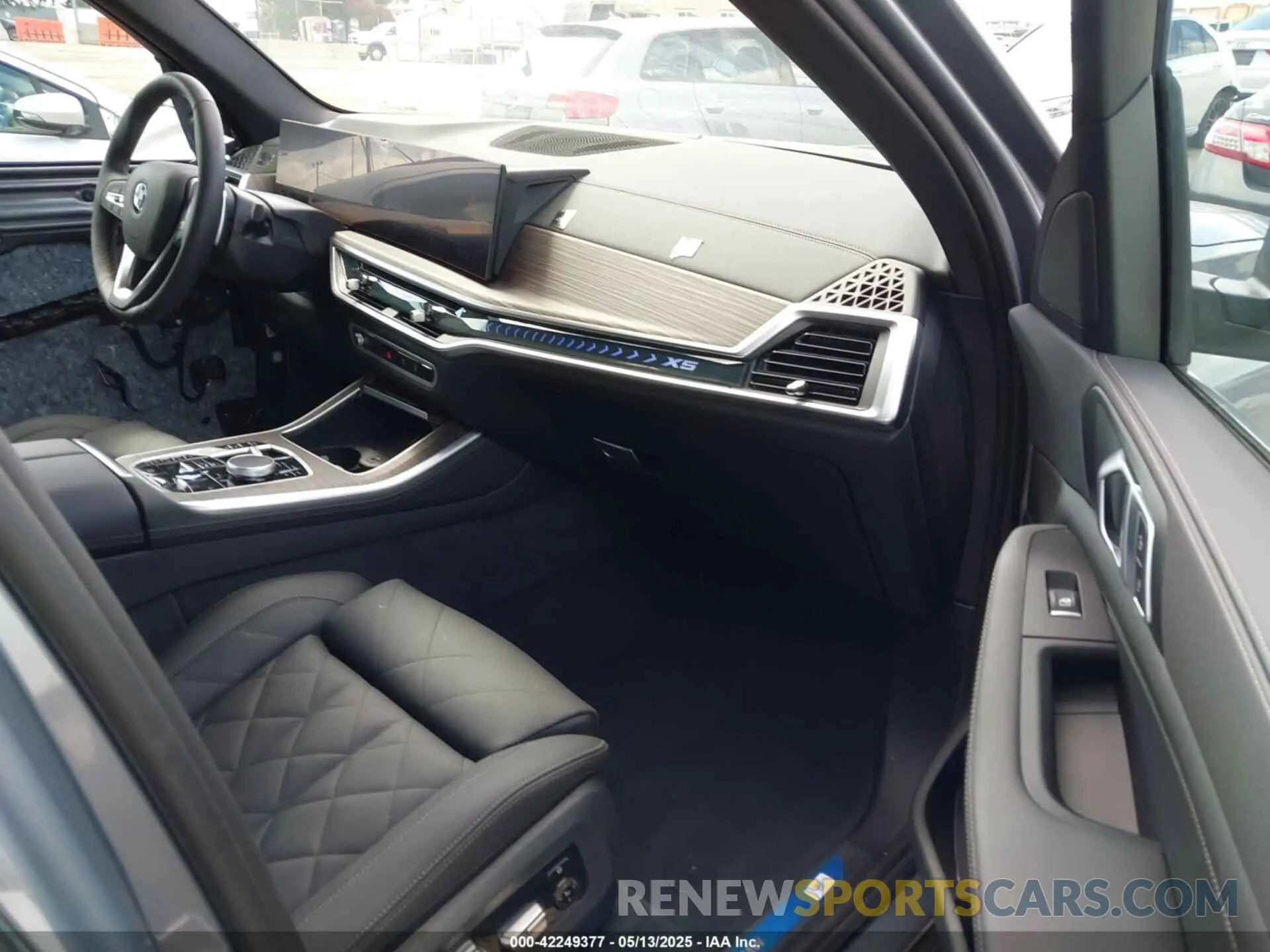 5 Photograph of a damaged car 5UX43EU05S9X93776 BMW X5 PHEV 2025