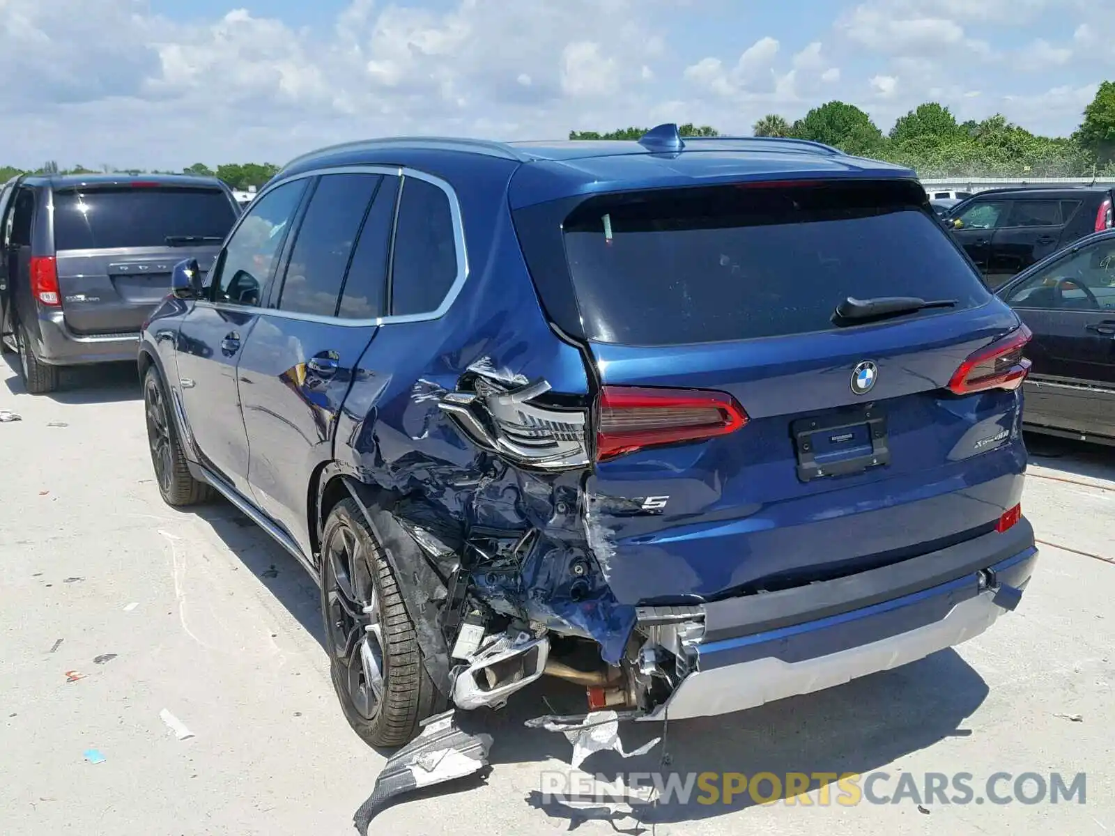 3 Photograph of a damaged car 5UXCR6C53KLK86407 BMW X5 XDRIVE4 2019