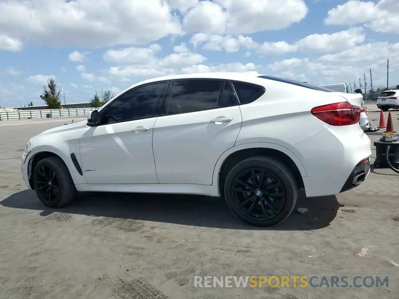 2 Photograph of a damaged car 5UXKU0C50K0H99495 BMW X6 2019