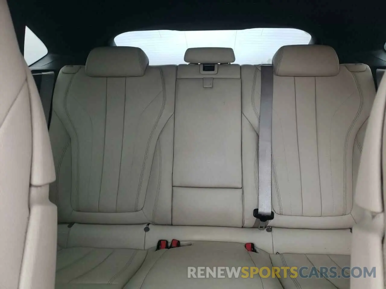 10 Photograph of a damaged car 5UXKU0C51K0G92987 BMW X6 2019