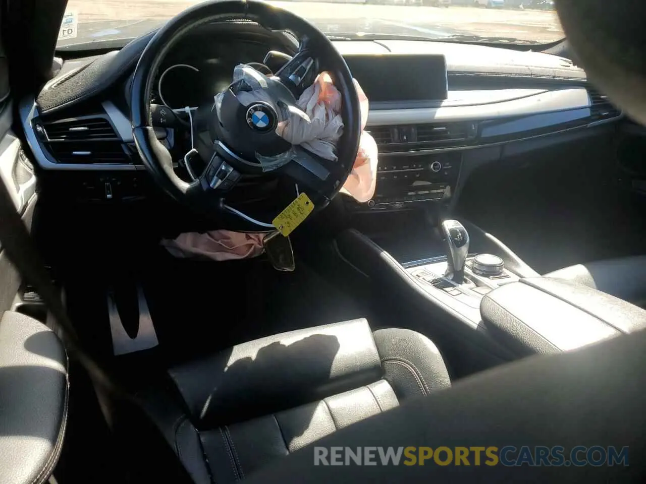 8 Photograph of a damaged car 5UXKU0C5XK0H99519 BMW X6 2019
