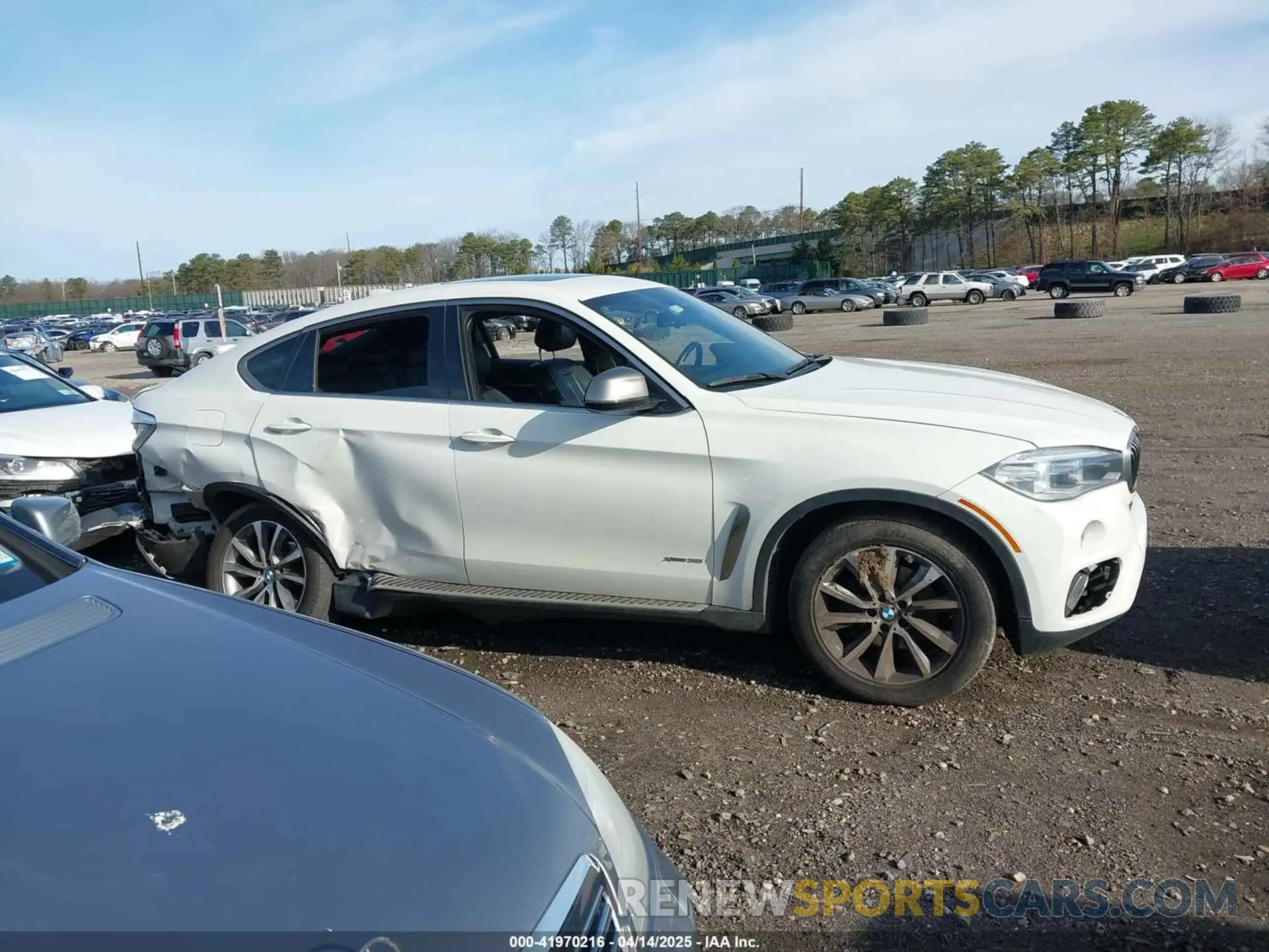 13 Photograph of a damaged car 5UXKU2C52K0Z64519 BMW X6 2019