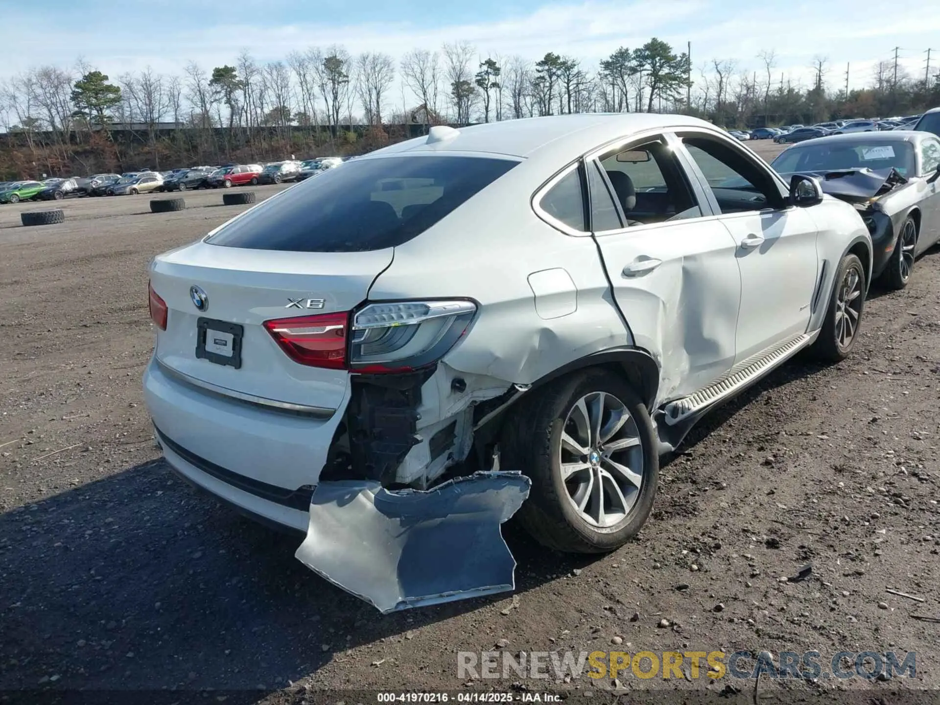 4 Photograph of a damaged car 5UXKU2C52K0Z64519 BMW X6 2019