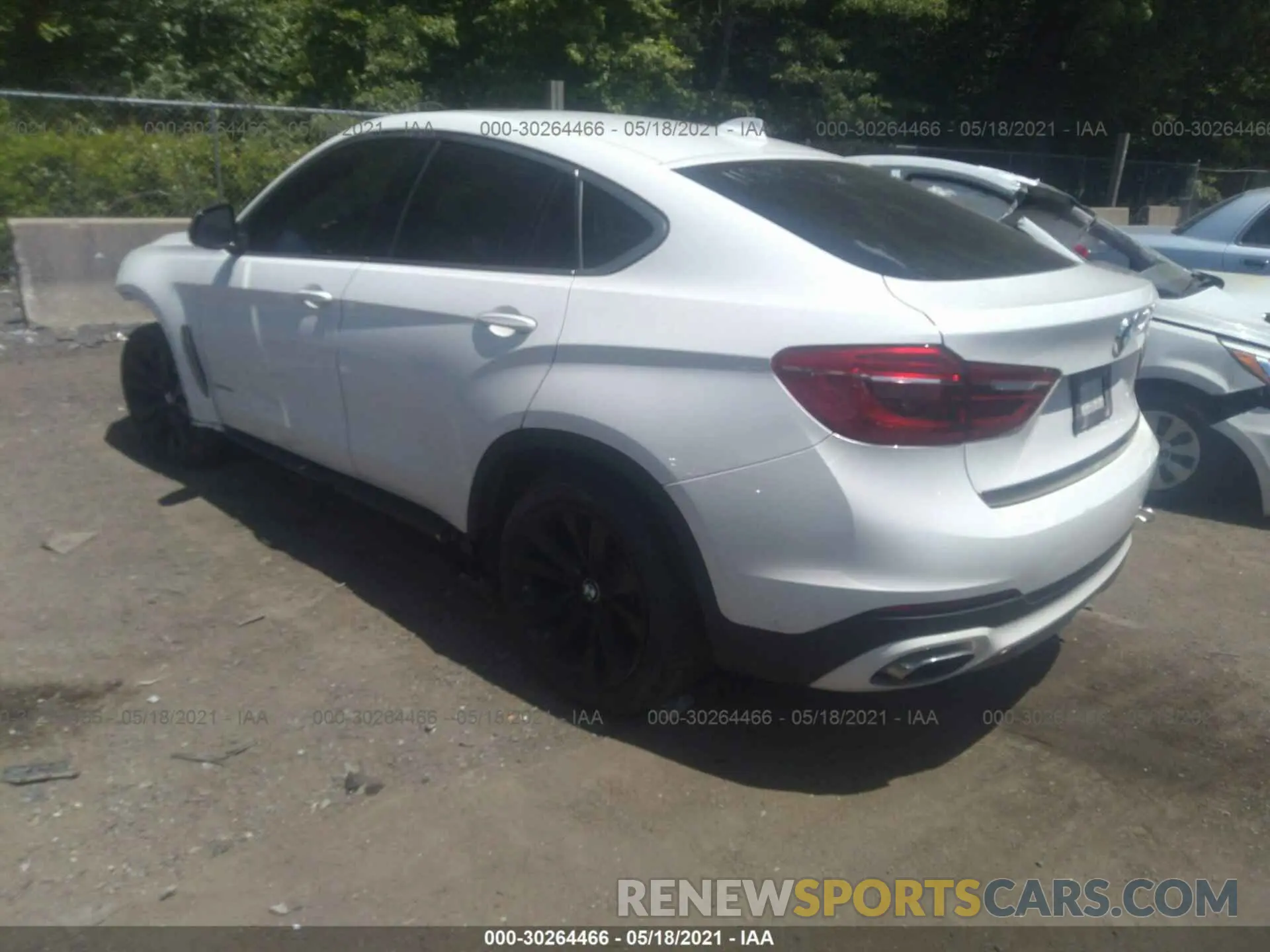 3 Photograph of a damaged car 5UXKU2C53K0Z63461 BMW X6 2019