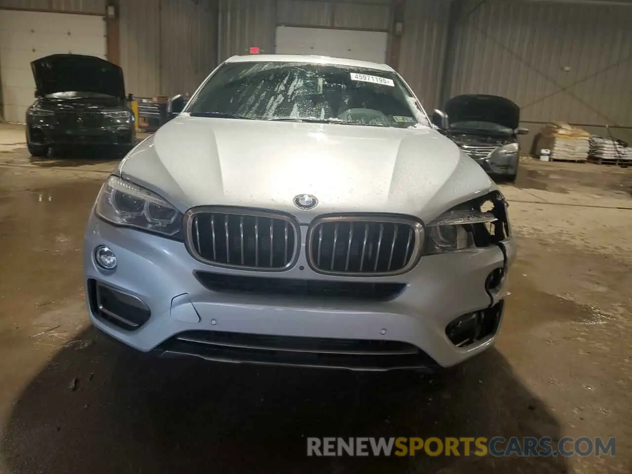 5 Photograph of a damaged car 5UXKU2C55K0Z64336 BMW X6 2019