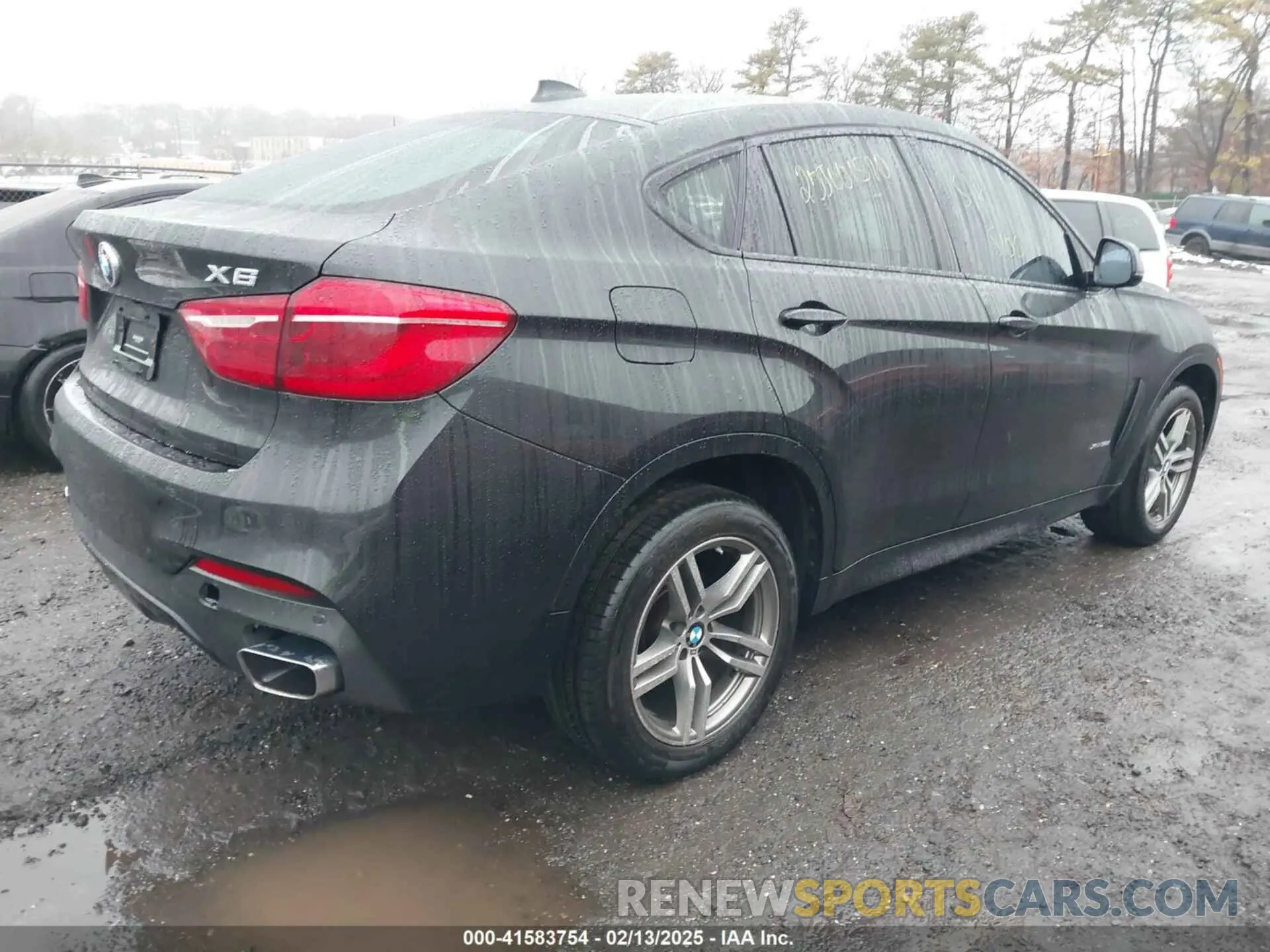 4 Photograph of a damaged car 5UXKU2C55K0Z64899 BMW X6 2019