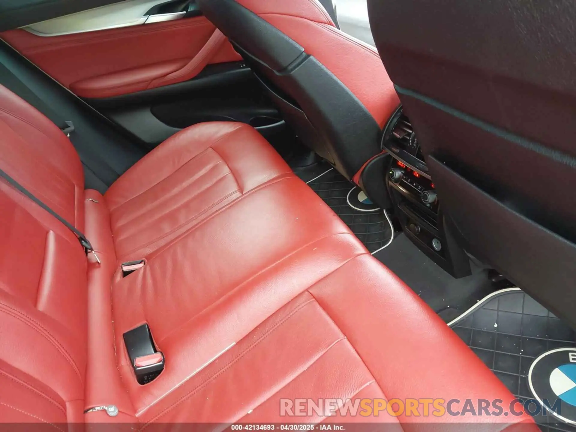 8 Photograph of a damaged car 5UXKU2C55K0Z65745 BMW X6 2019