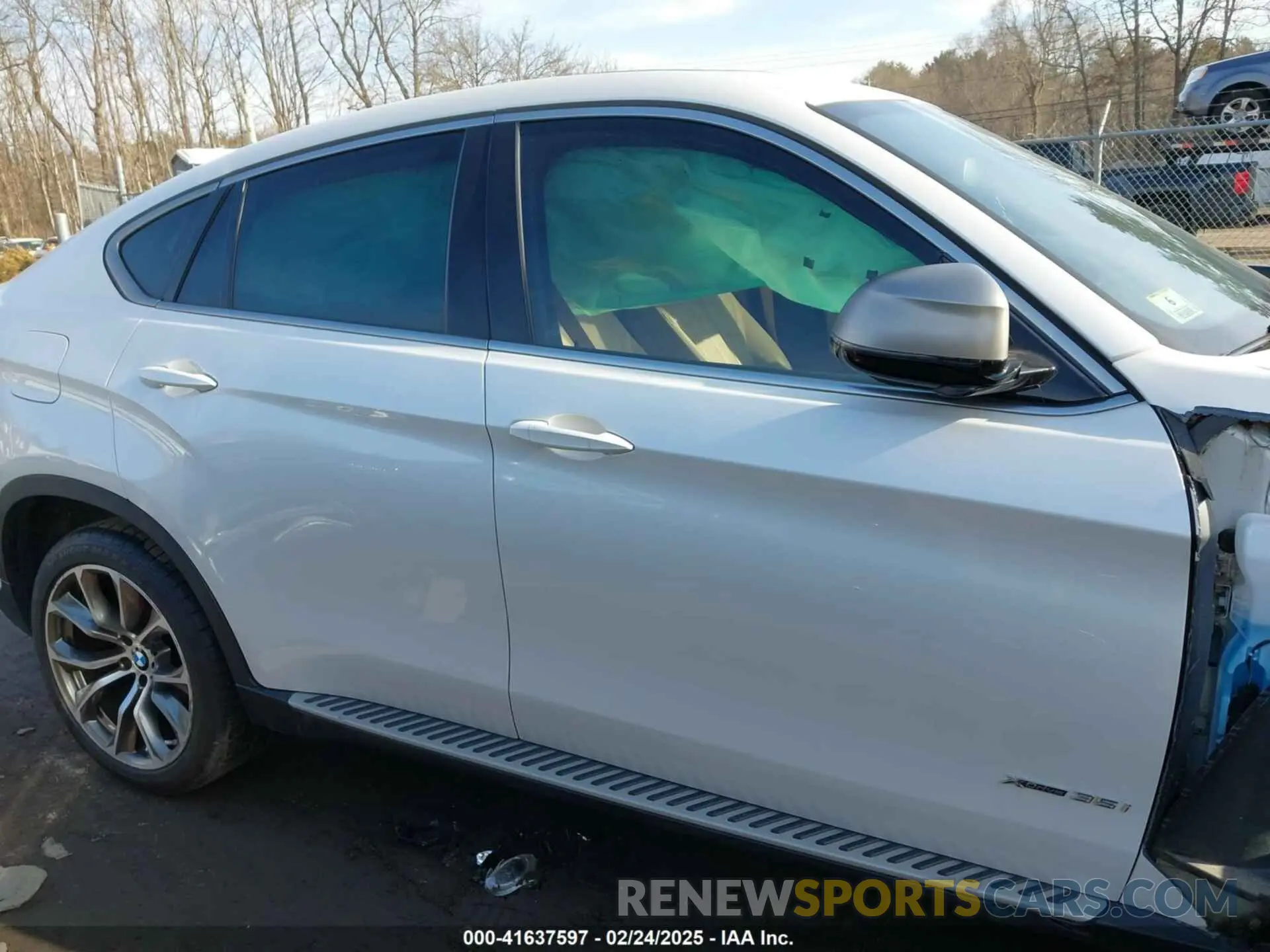 13 Photograph of a damaged car 5UXKU2C57K0Z63351 BMW X6 2019