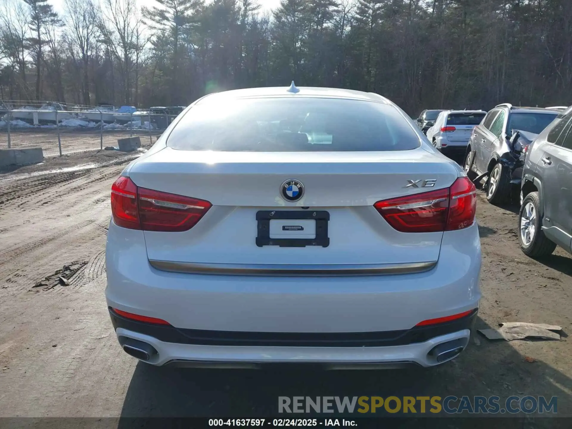 16 Photograph of a damaged car 5UXKU2C57K0Z63351 BMW X6 2019
