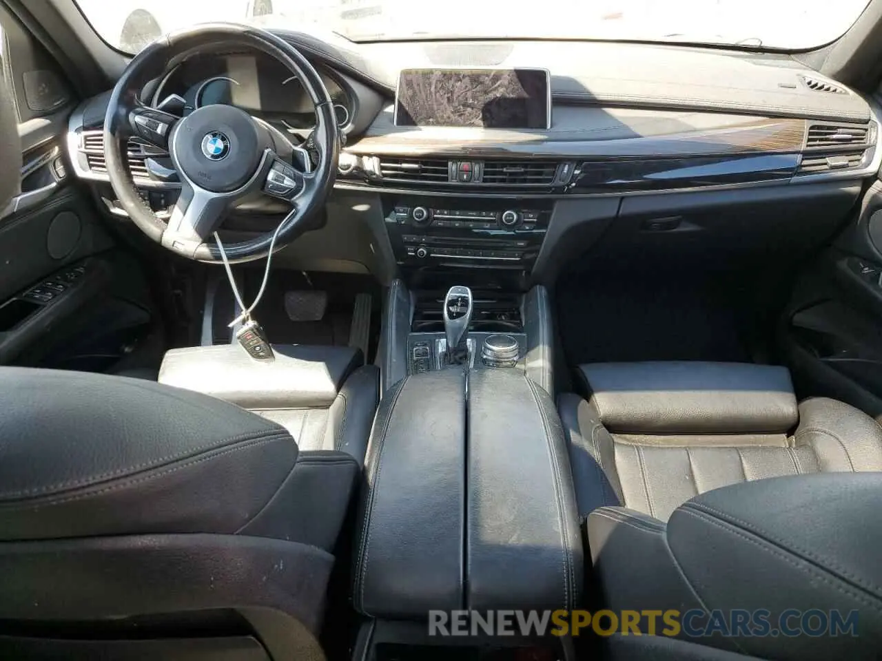8 Photograph of a damaged car 5UXKU2C57K0Z64306 BMW X6 2019