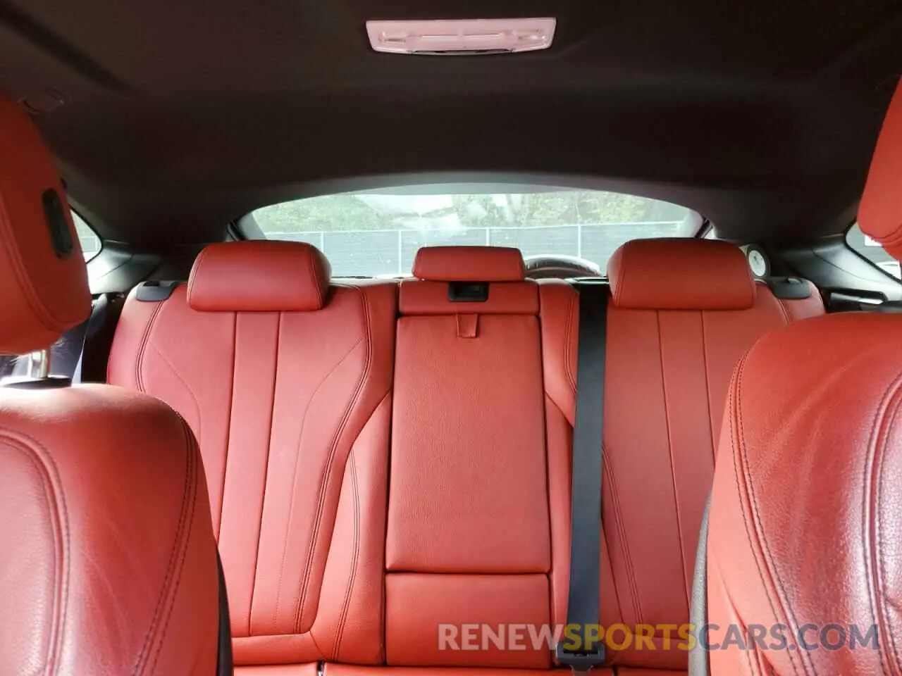 10 Photograph of a damaged car 5UXKU2C58K0Z63097 BMW X6 2019