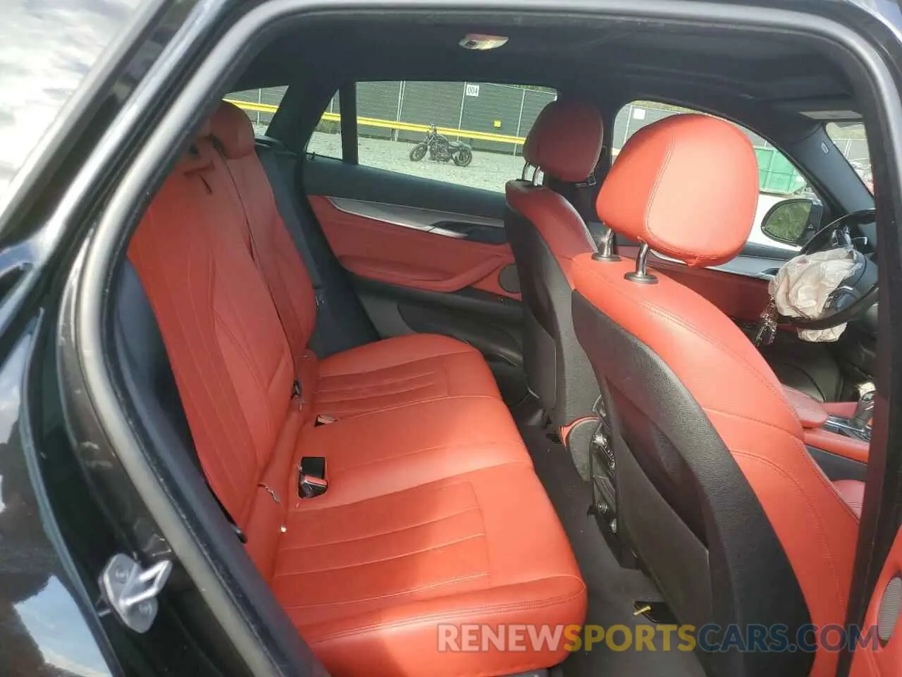 11 Photograph of a damaged car 5UXKU2C58K0Z63097 BMW X6 2019