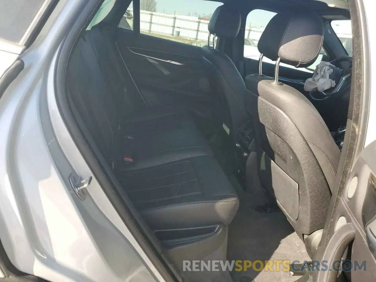 10 Photograph of a damaged car 5UXKU2C58K0Z63536 BMW X6 2019