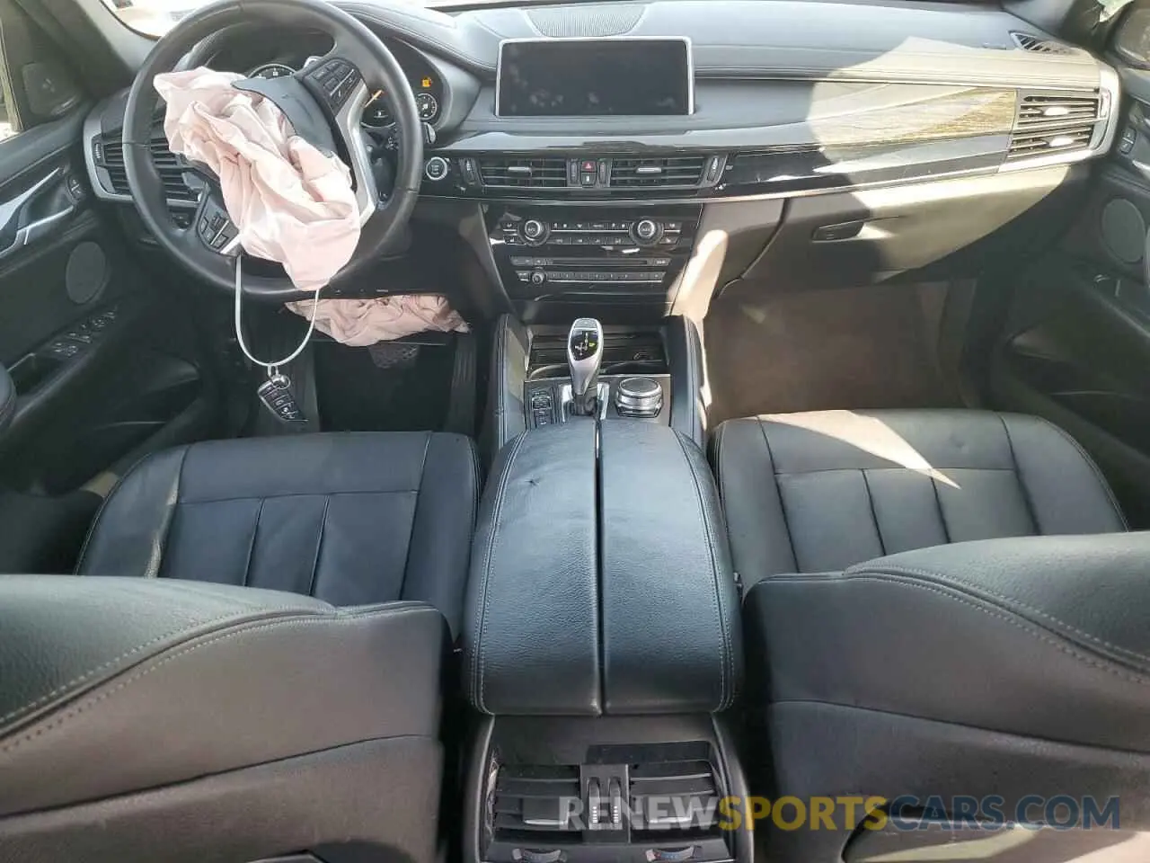 8 Photograph of a damaged car 5UXKU2C58K0Z63536 BMW X6 2019