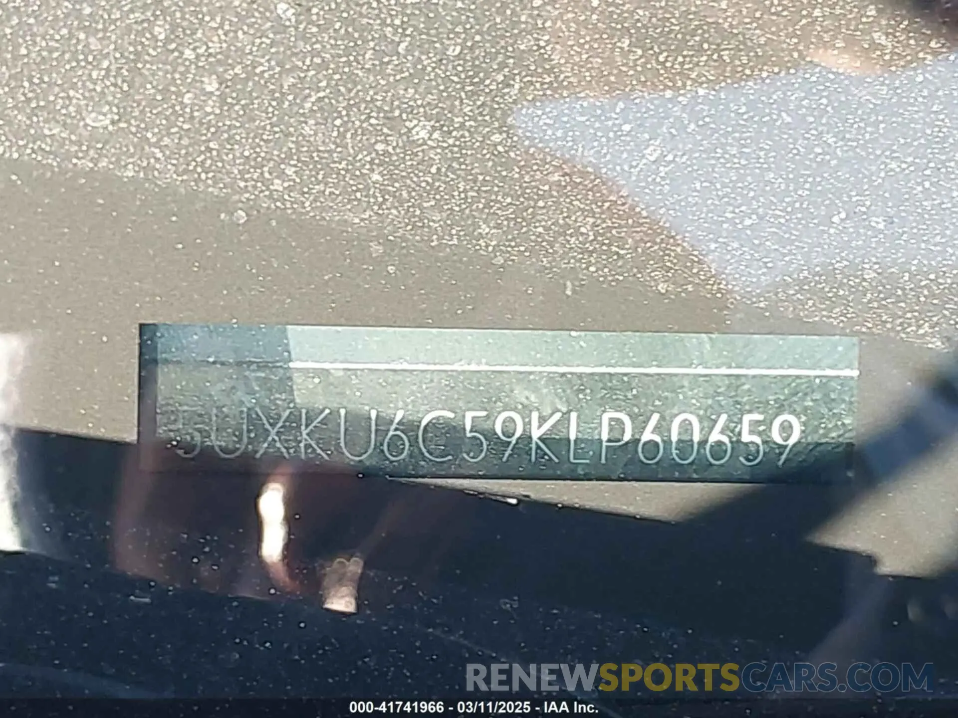 17 Photograph of a damaged car 5UXKU6C59KLP60659 BMW X6 2019