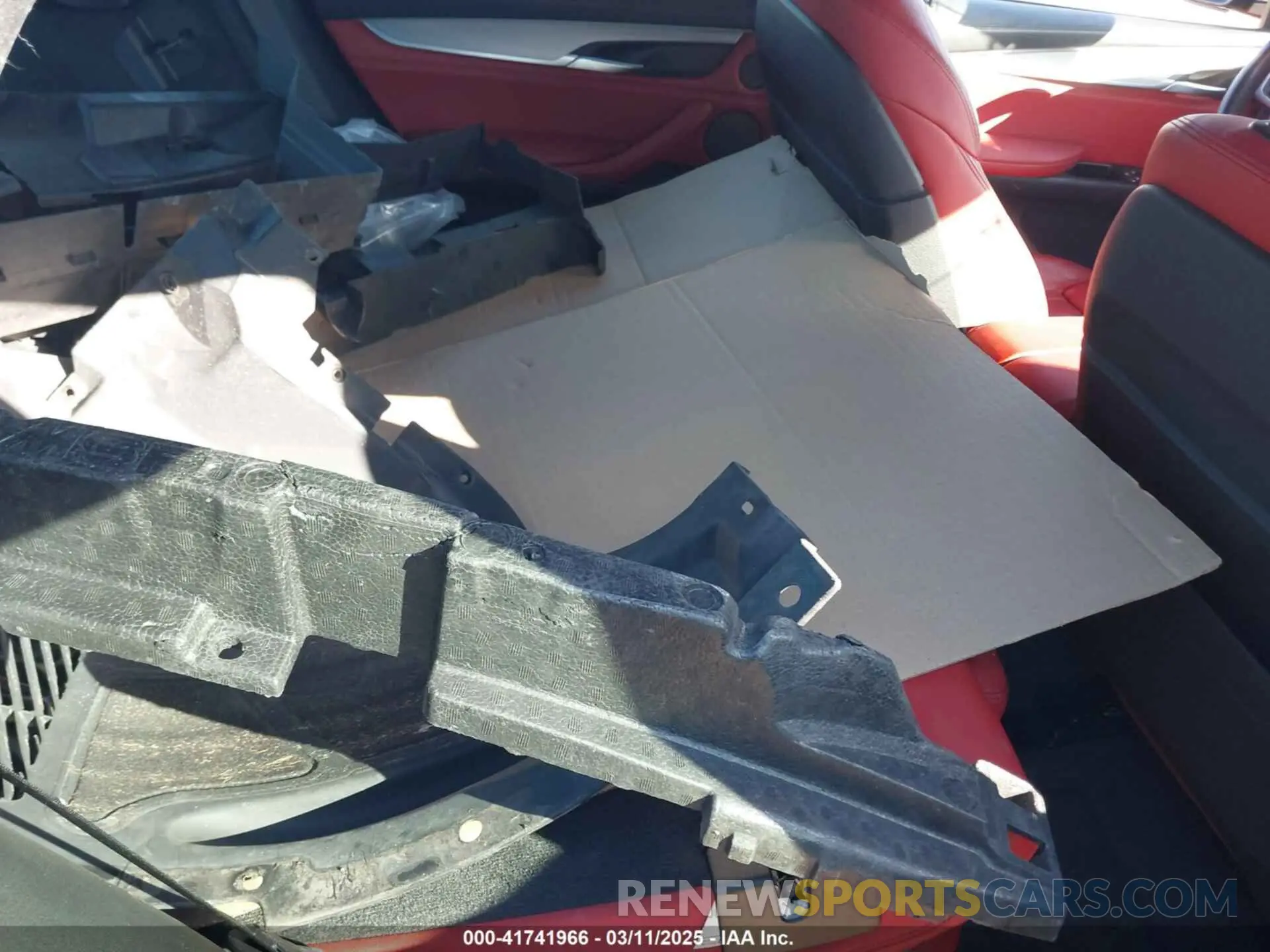 8 Photograph of a damaged car 5UXKU6C59KLP60659 BMW X6 2019