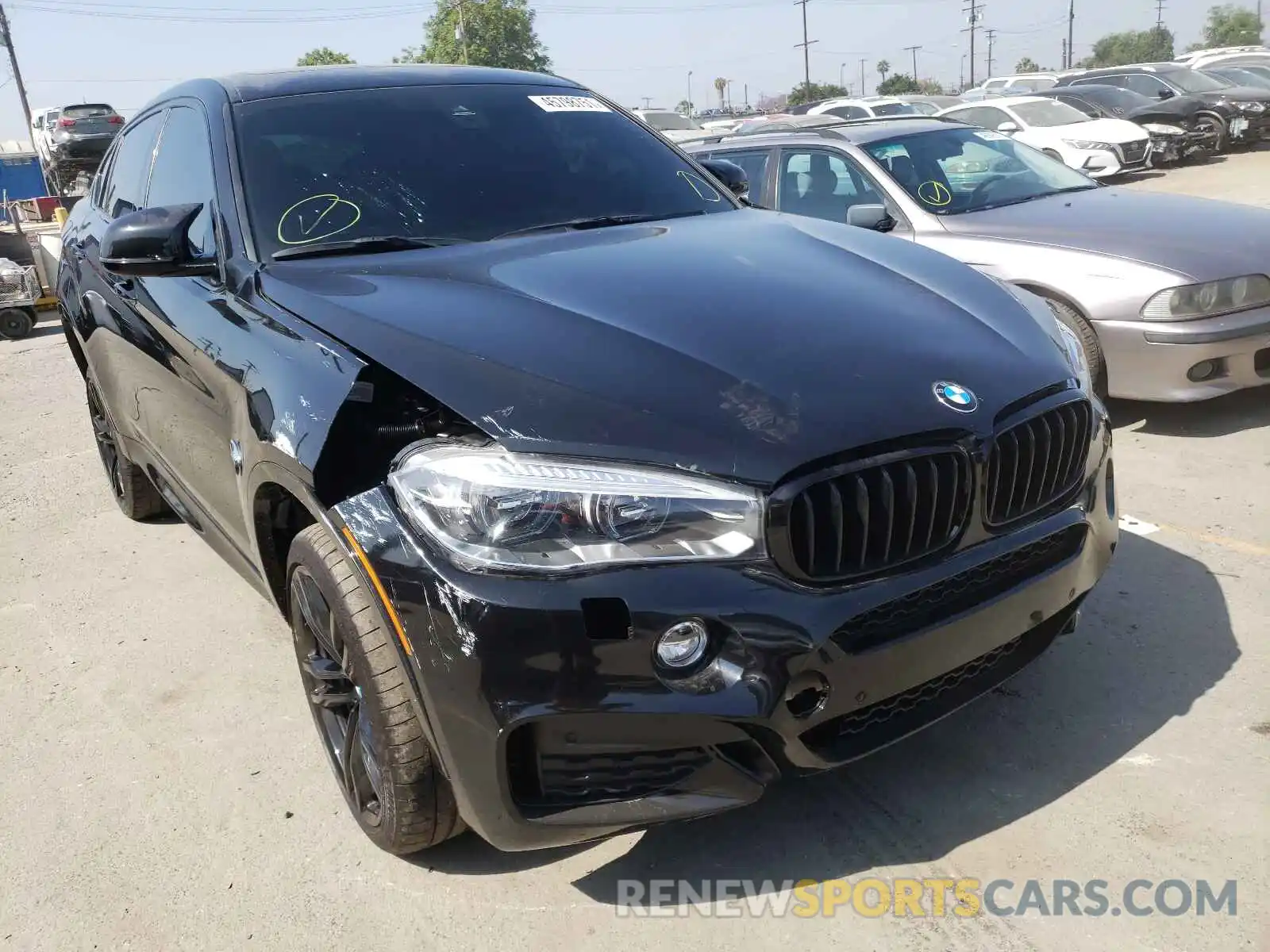 1 Photograph of a damaged car 5YMKW8C53K0Y74916 BMW X6 2019