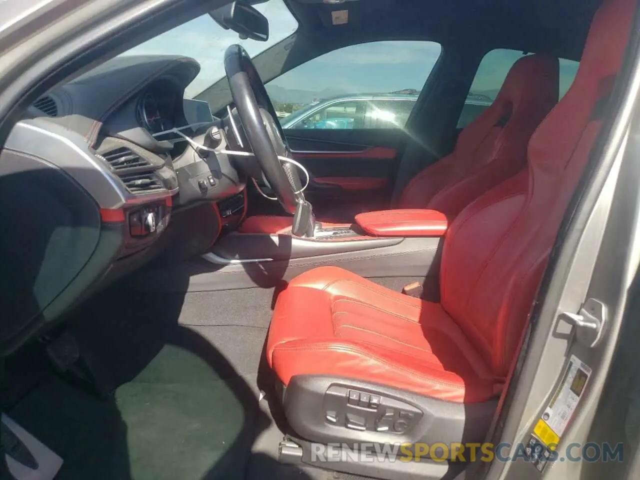 7 Photograph of a damaged car 5YMKW8C58K0Y74961 BMW X6 2019