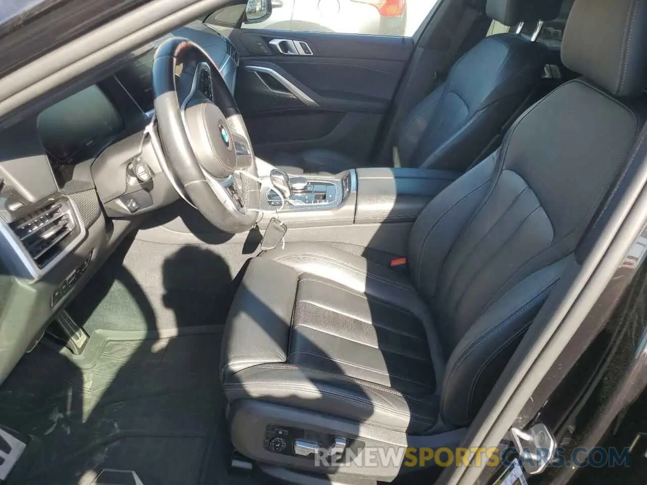 7 Photograph of a damaged car 5UXCY4C00L9C18384 BMW X6 2020
