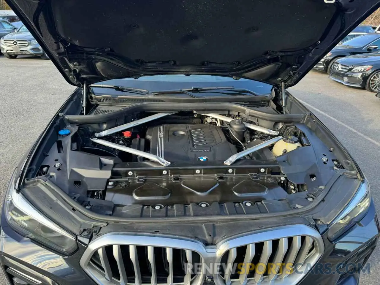 8 Photograph of a damaged car 5UXCY6C00L9C02455 BMW X6 2020
