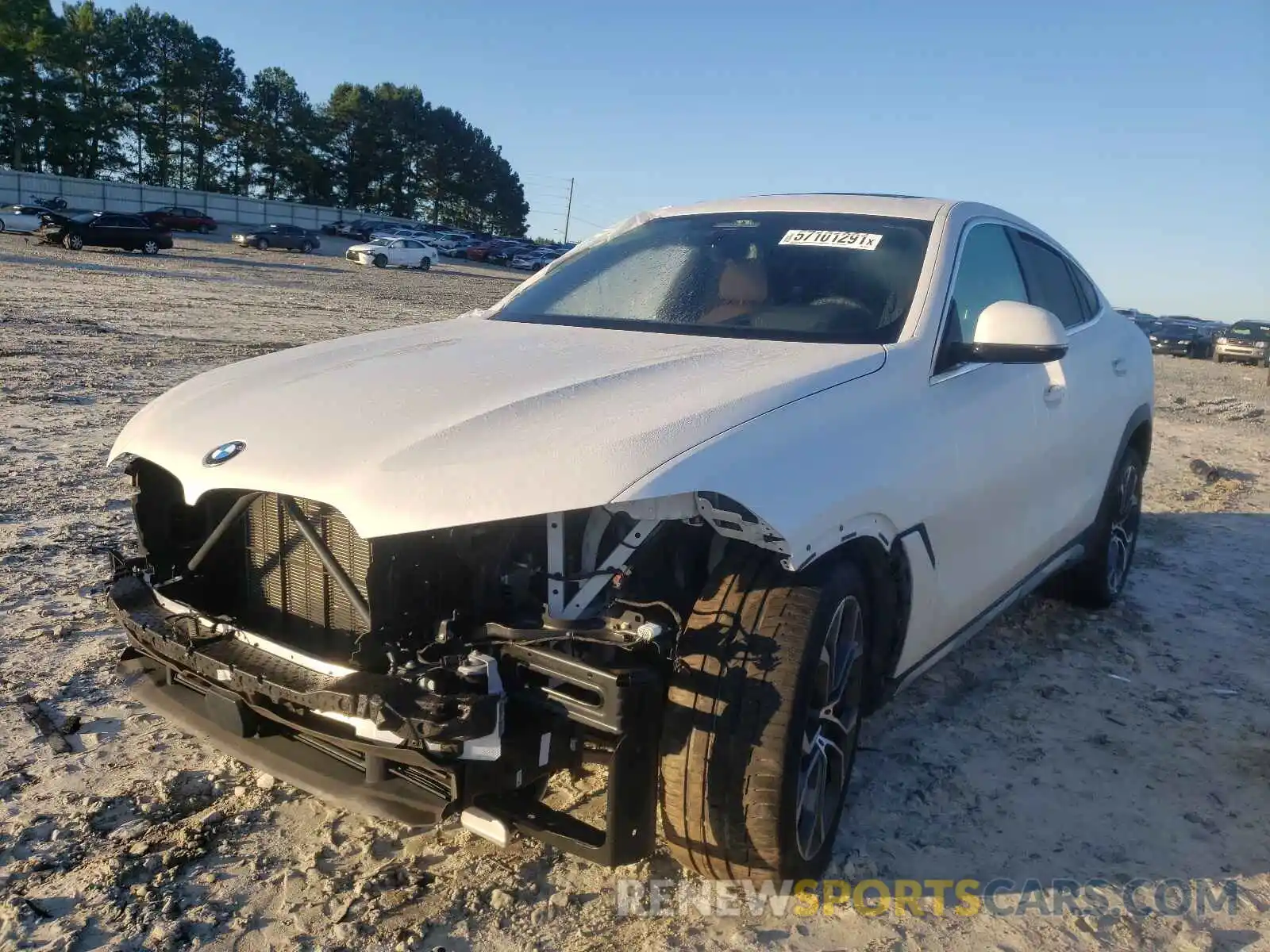 2 Photograph of a damaged car 5UXCY6C00L9D46362 BMW X6 2020