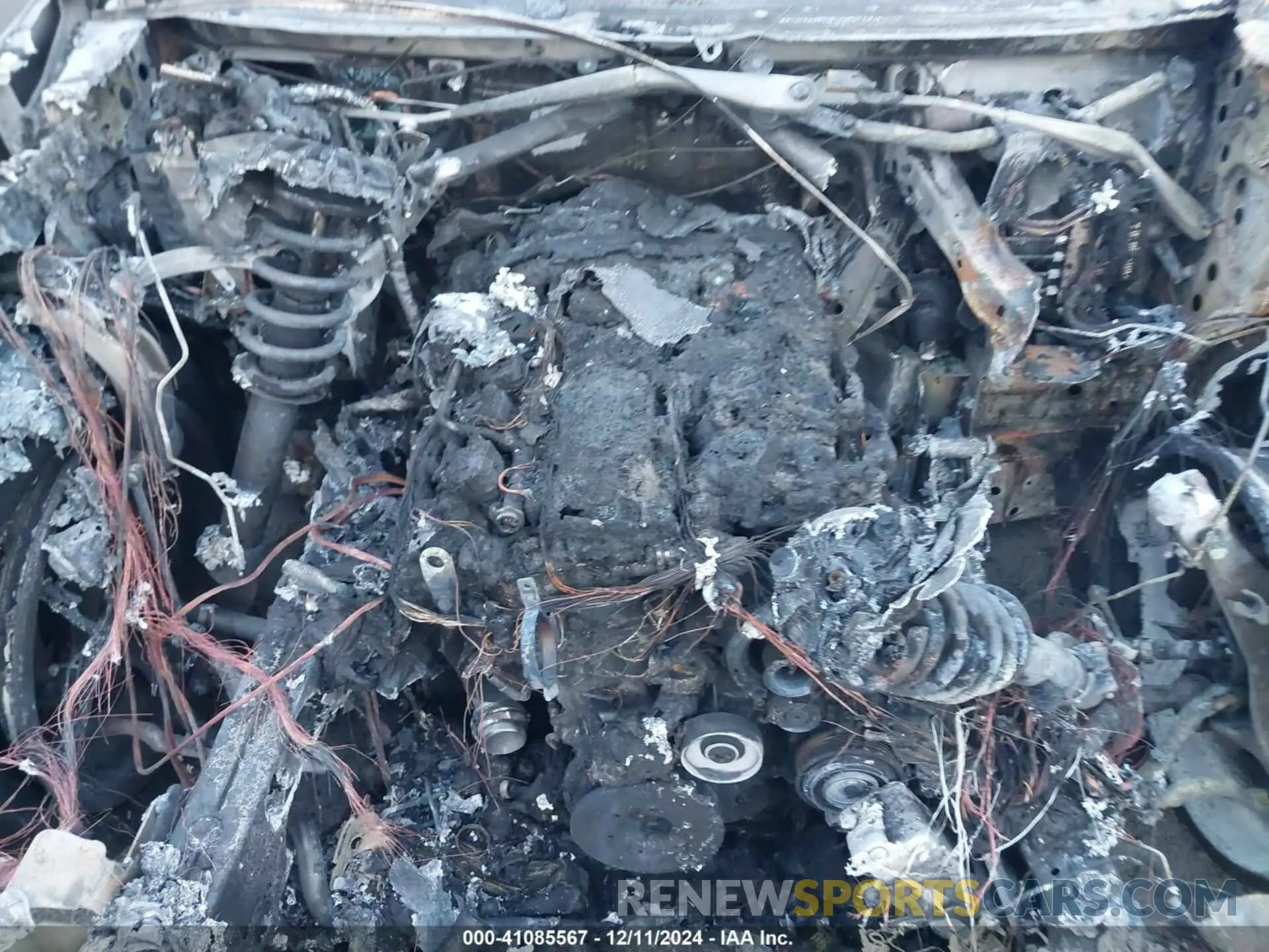 10 Photograph of a damaged car 5UXCY6C07L9C95555 BMW X6 2020