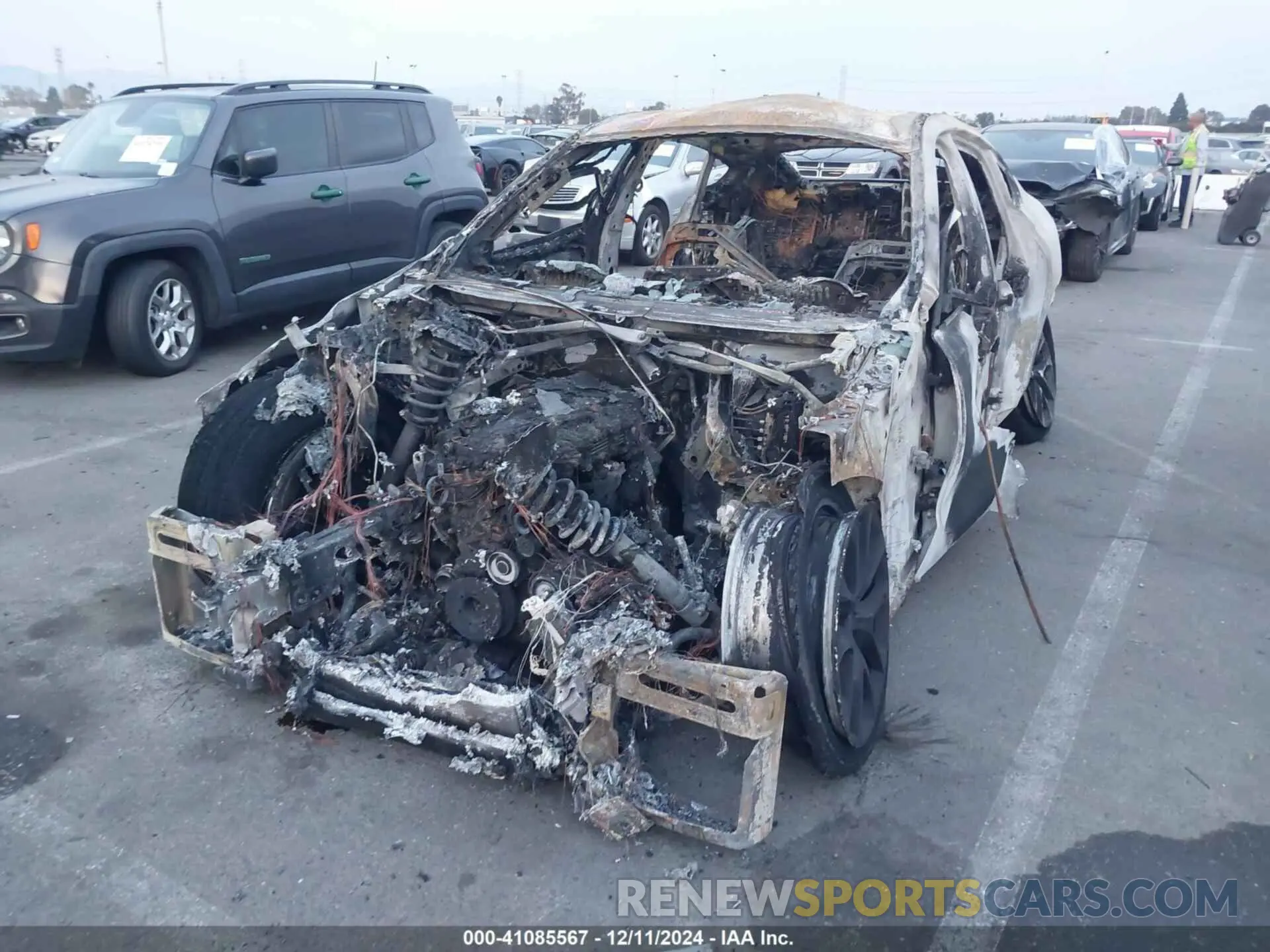 6 Photograph of a damaged car 5UXCY6C07L9C95555 BMW X6 2020
