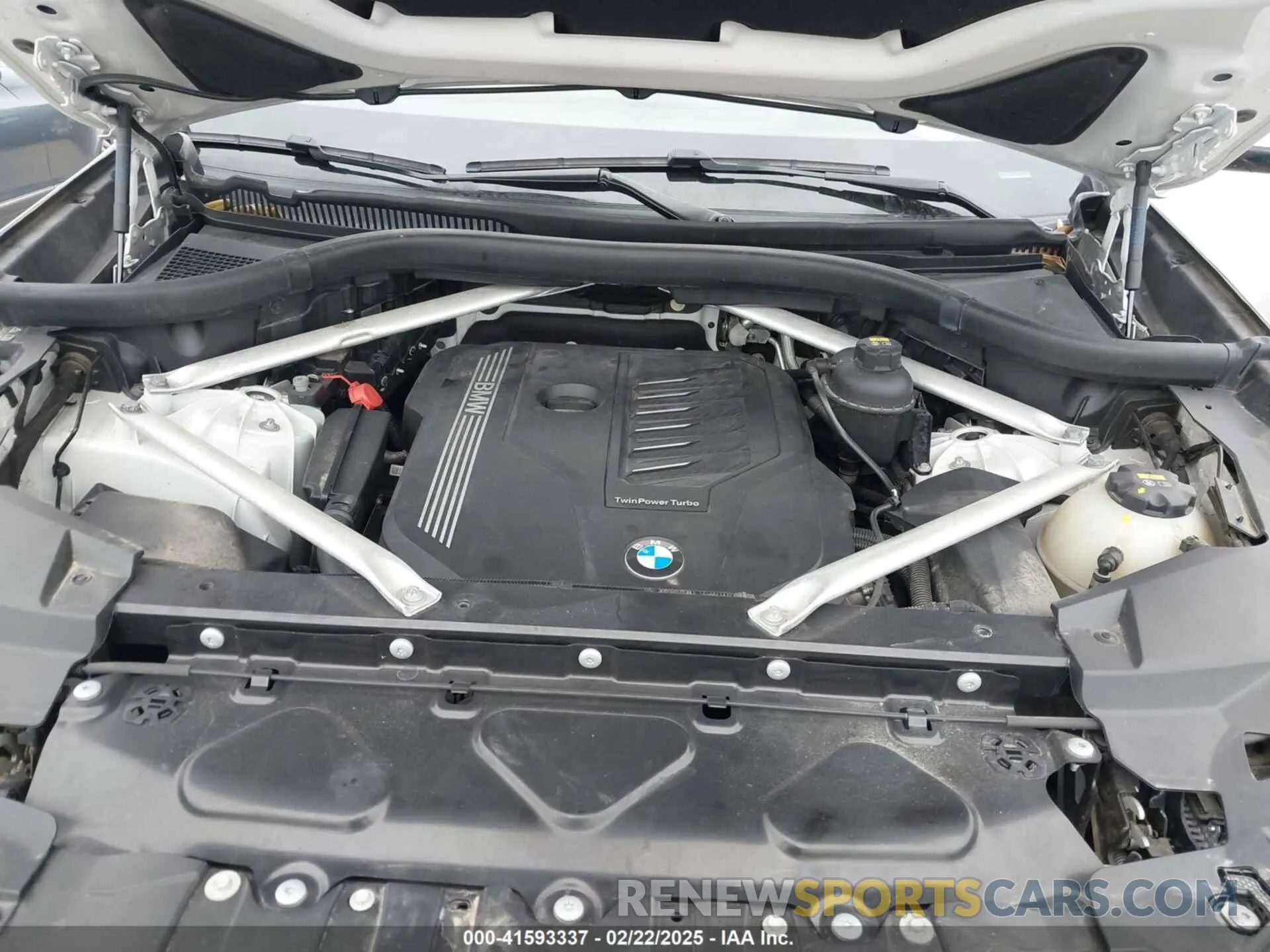 10 Photograph of a damaged car 5UXCY6C09L9C52142 BMW X6 2020