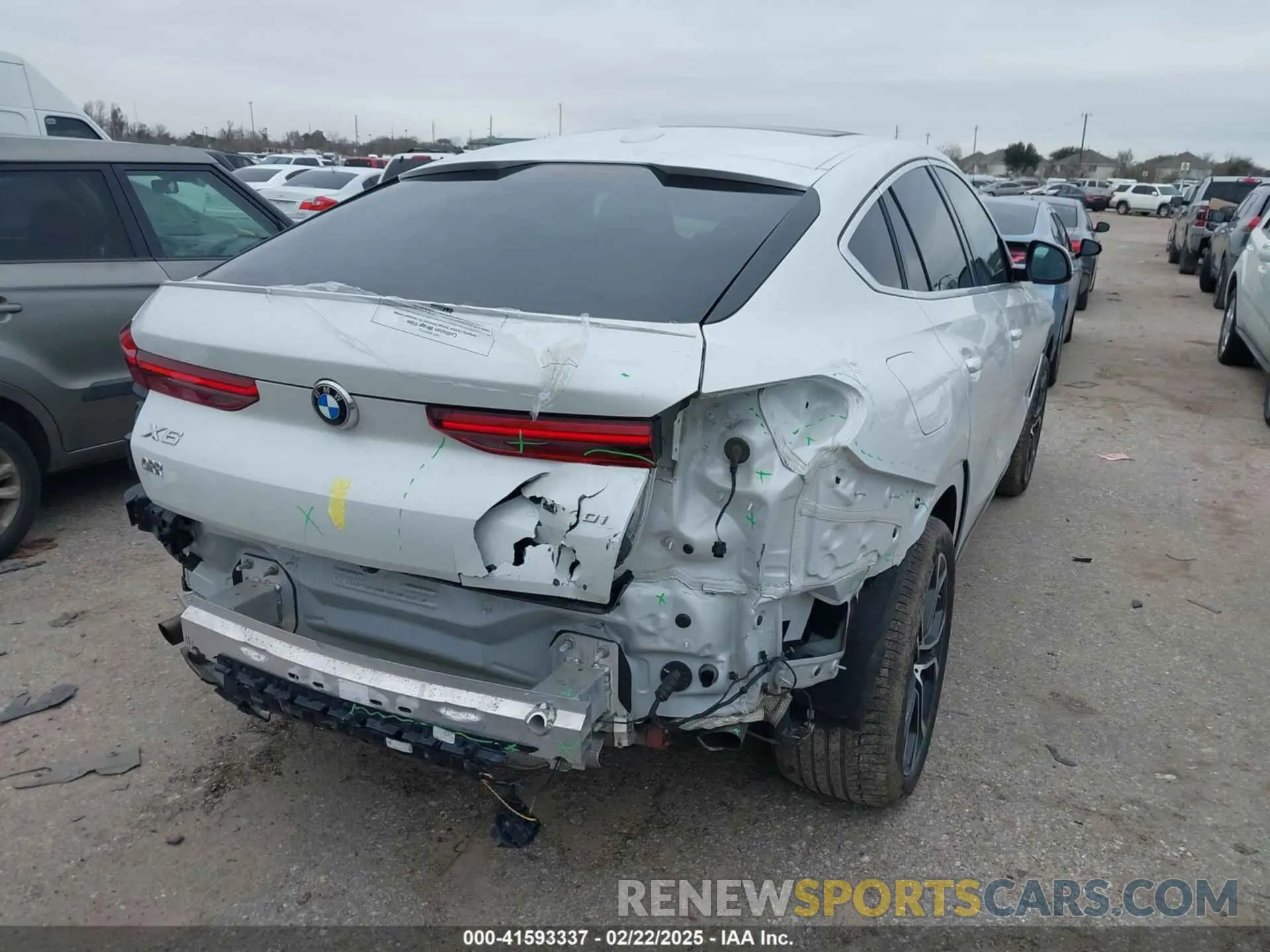 4 Photograph of a damaged car 5UXCY6C09L9C52142 BMW X6 2020
