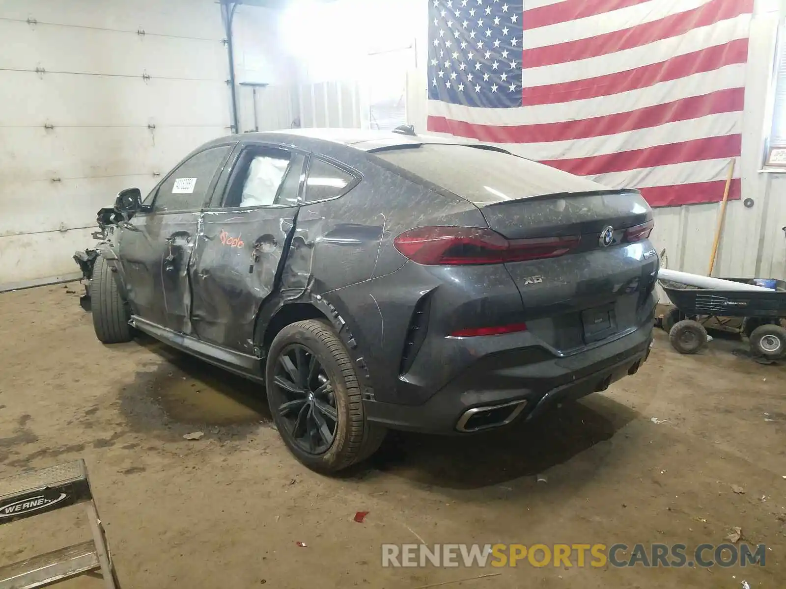 3 Photograph of a damaged car 5UXCY8C02L9B11330 BMW X6 2020