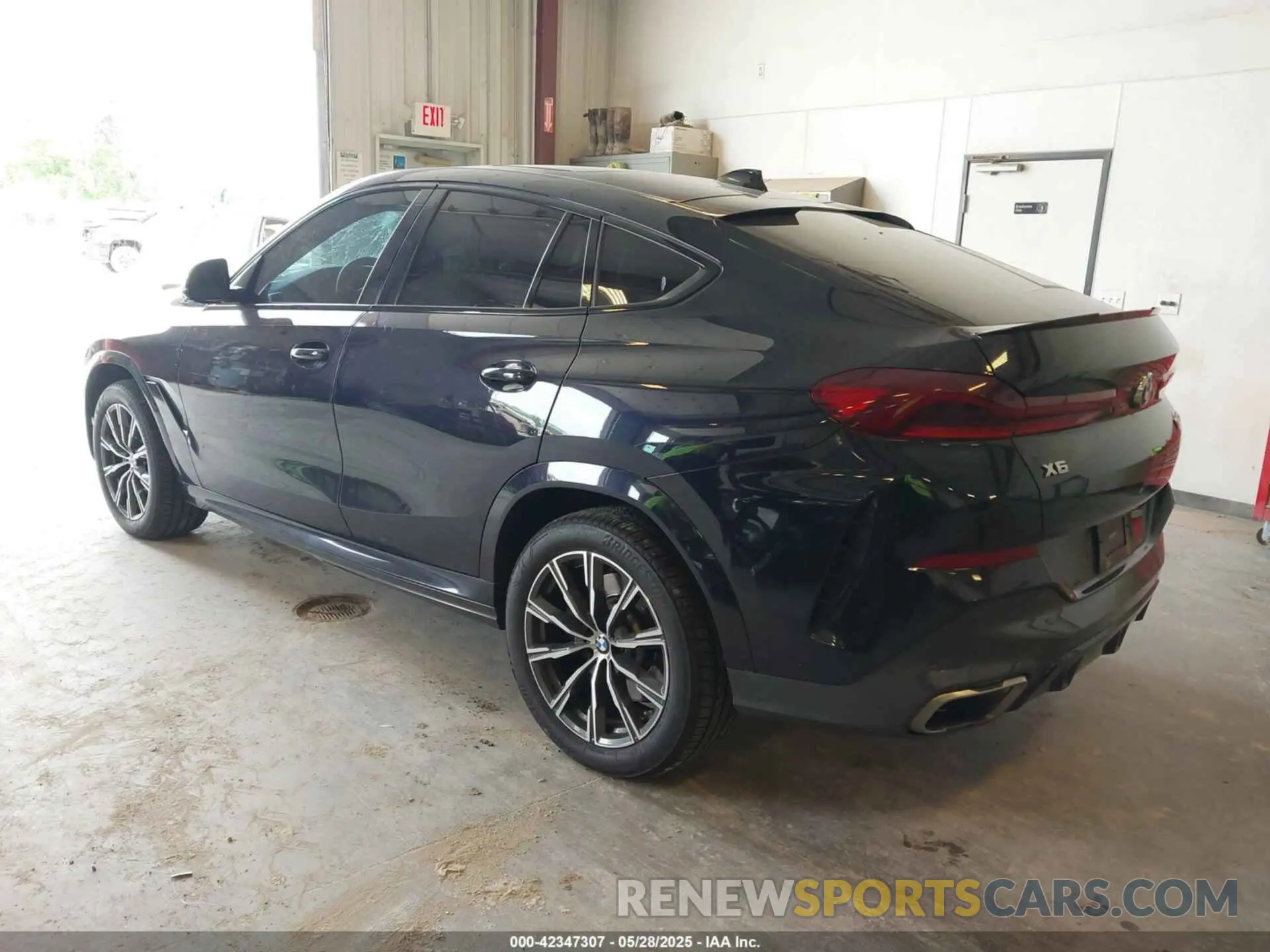 3 Photograph of a damaged car 5UXCY8C04L9C86873 BMW X6 2020