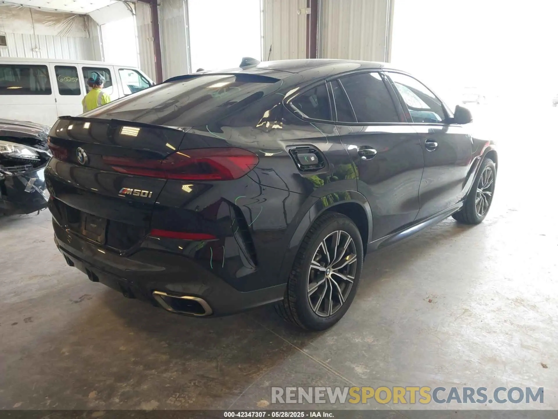 4 Photograph of a damaged car 5UXCY8C04L9C86873 BMW X6 2020